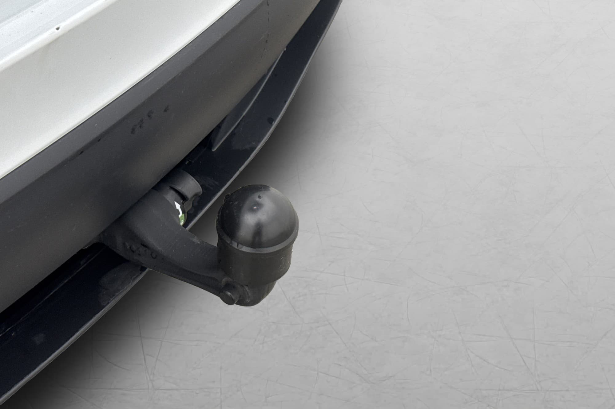 Tesla Model Y Standard Range 299hk Pano Drag Moms Kamera AP