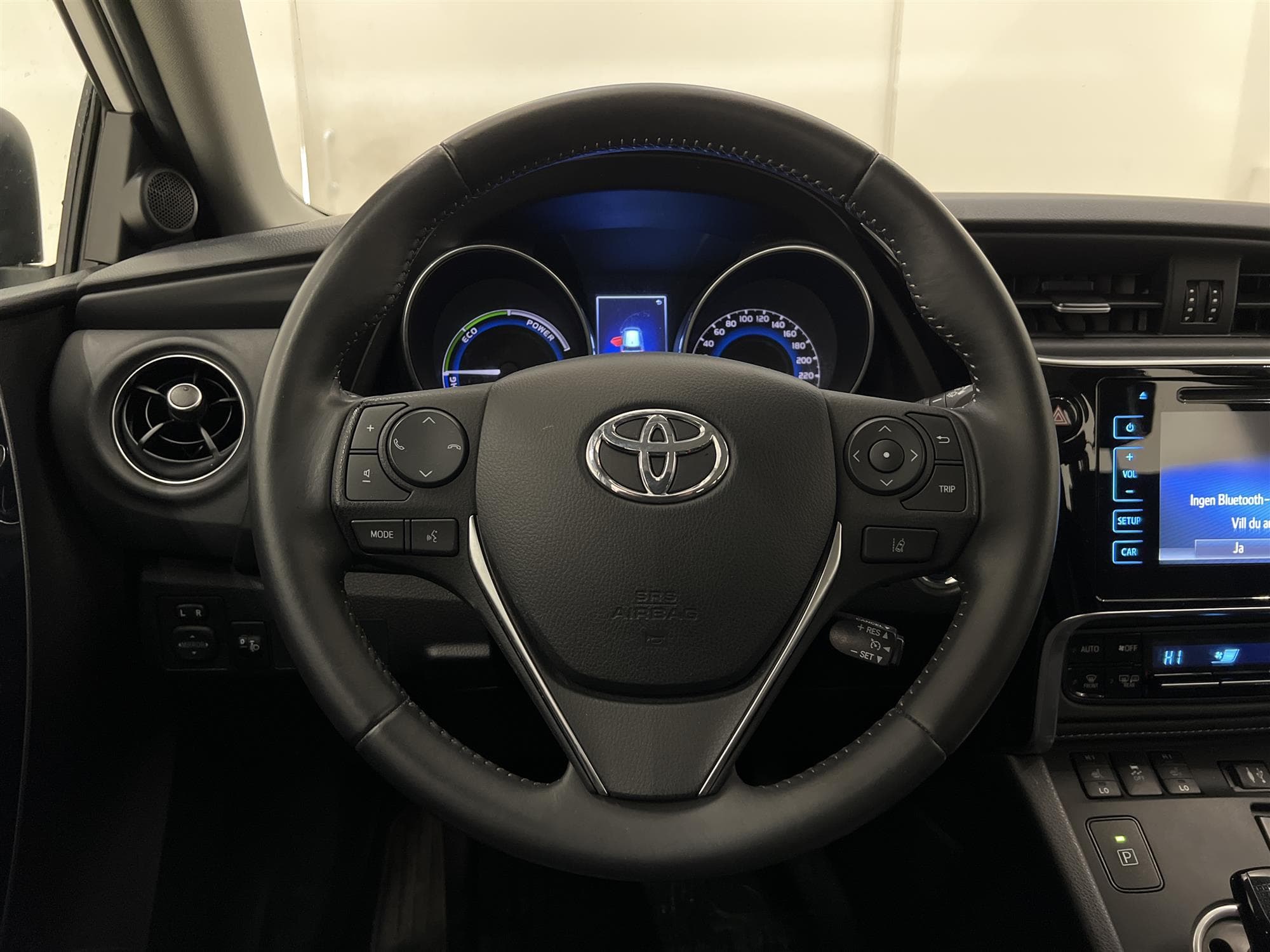 Toyota Auris Hybrid e-CVT 136hk B-Kam Låg Skatt 0,36L/mil