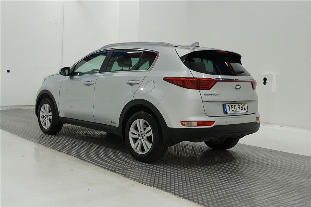 Kia Sportage 1.6 136hk Navi B-Kam M-värm Välserv 0,64l/milexteriör