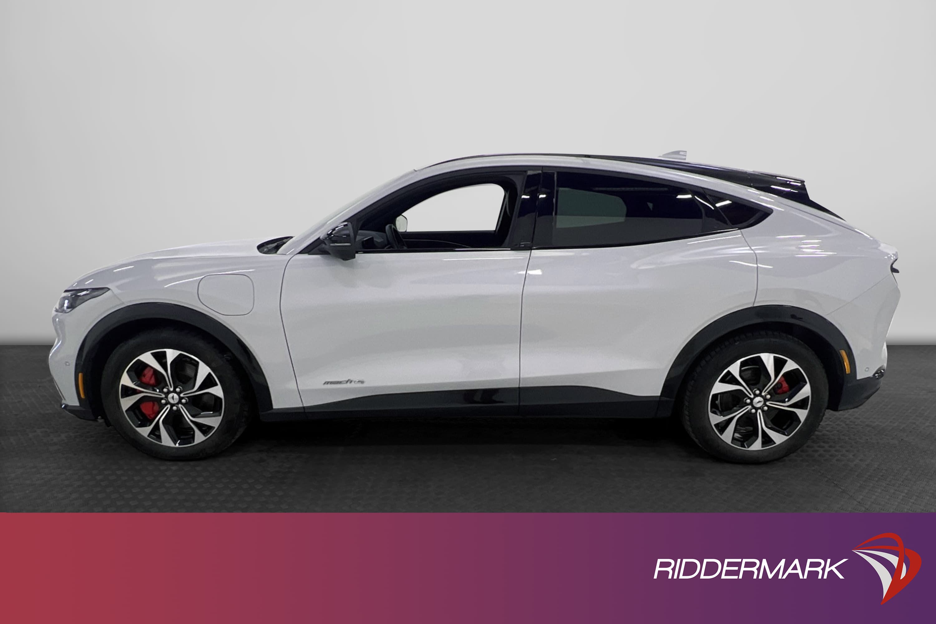 Ford Mustang Mach-E Standard Range AWD 269hk