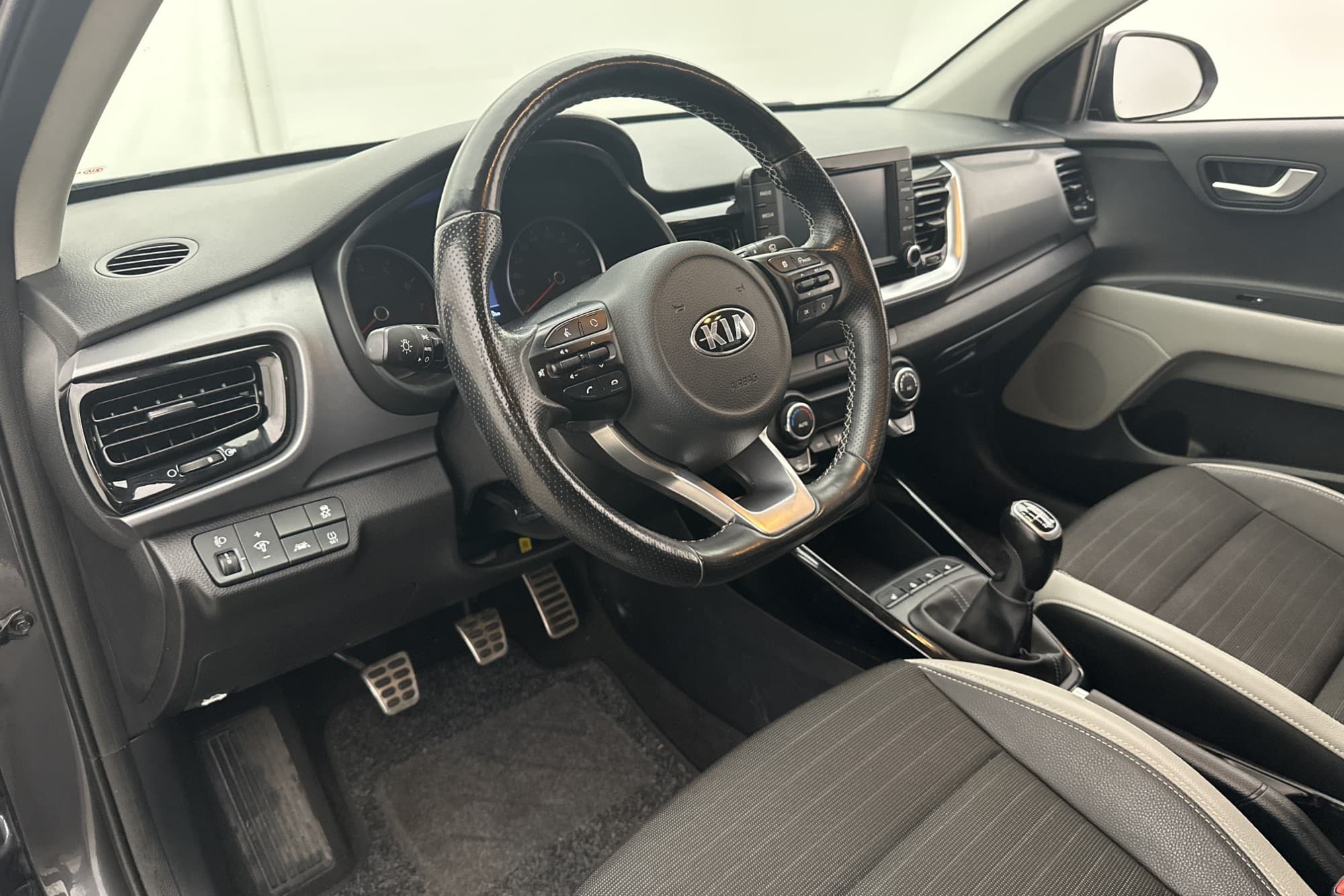 Kia Stonic T-GDI 120hk Advance Plus Kamera CarPlay Rattvärme
