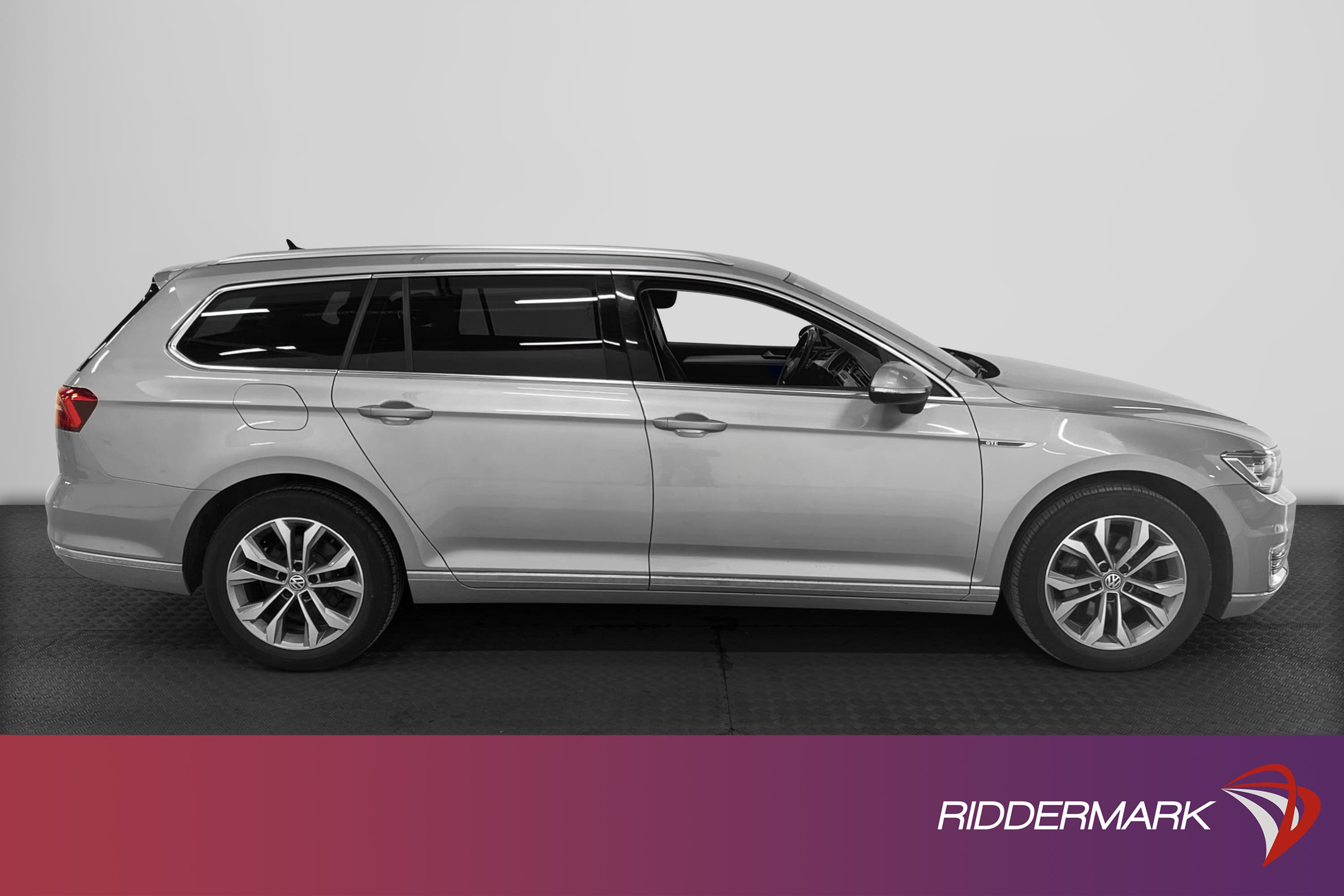 Volkswagen Passat GTE 218hk