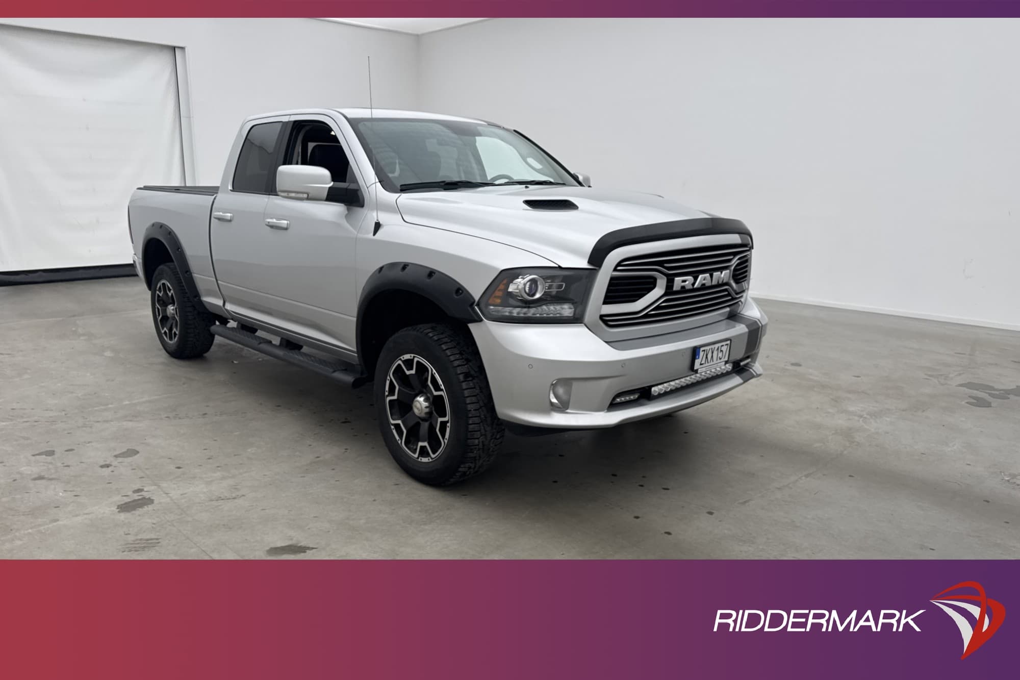 Dodge RAM Quad Cab Sport 5.7 V8