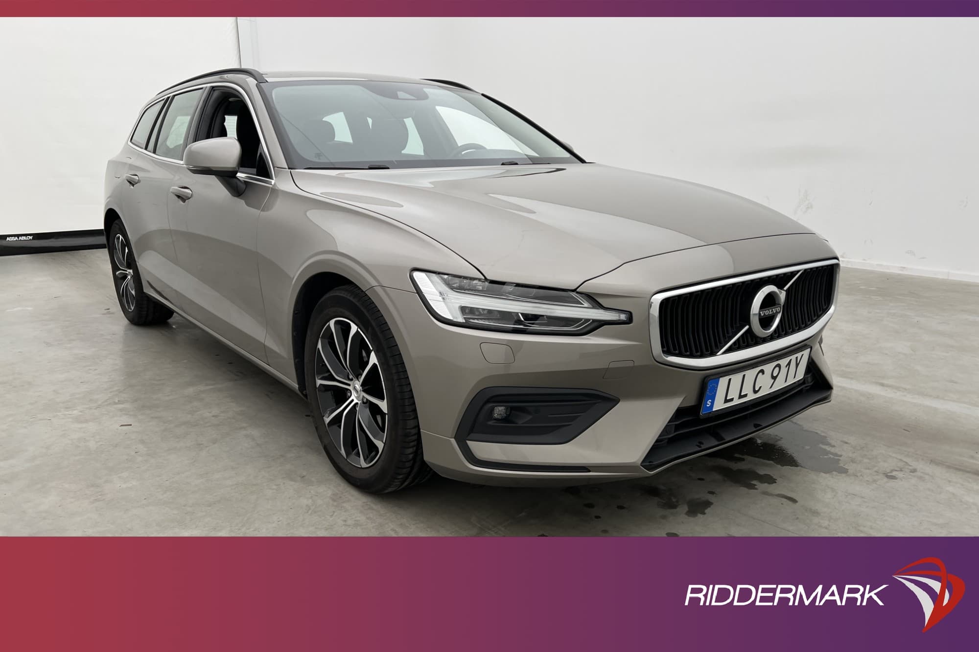 Volvo V60 B4