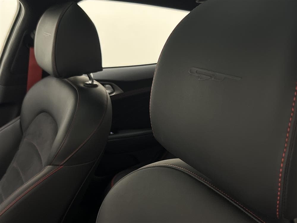 Kia Stinger GT 3.3 T-GDi AWD 370hk Pano H/K HUD 360° Naviinteriör