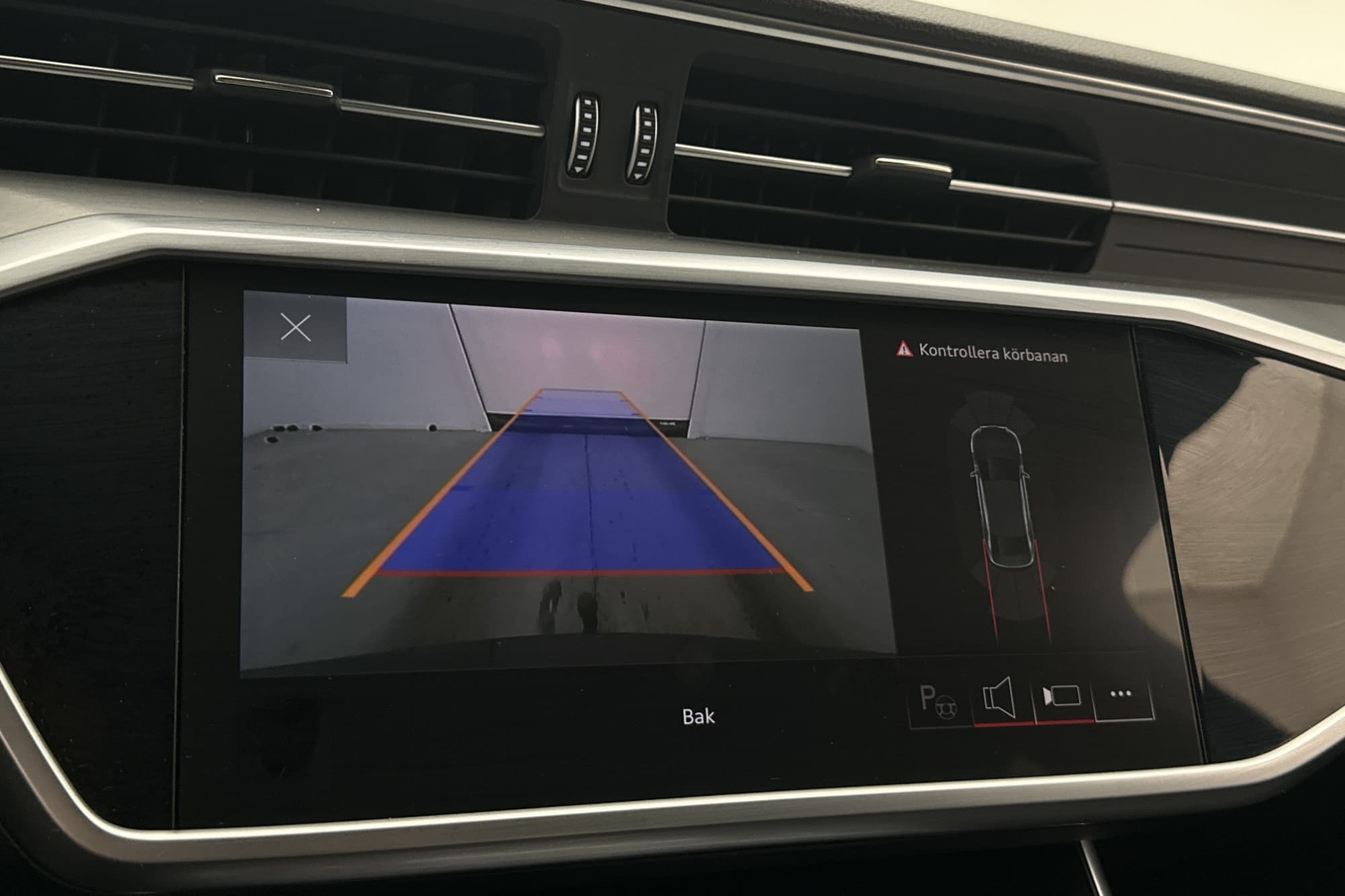 Audi A6 Sedan 55 TFSI e Q 367hk S-Line Cockpit Kamera Drag