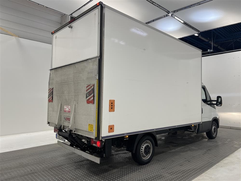 Iveco Daily 2.3 Eu6 Automat Bakgavel Värmare 3-sits Moms
