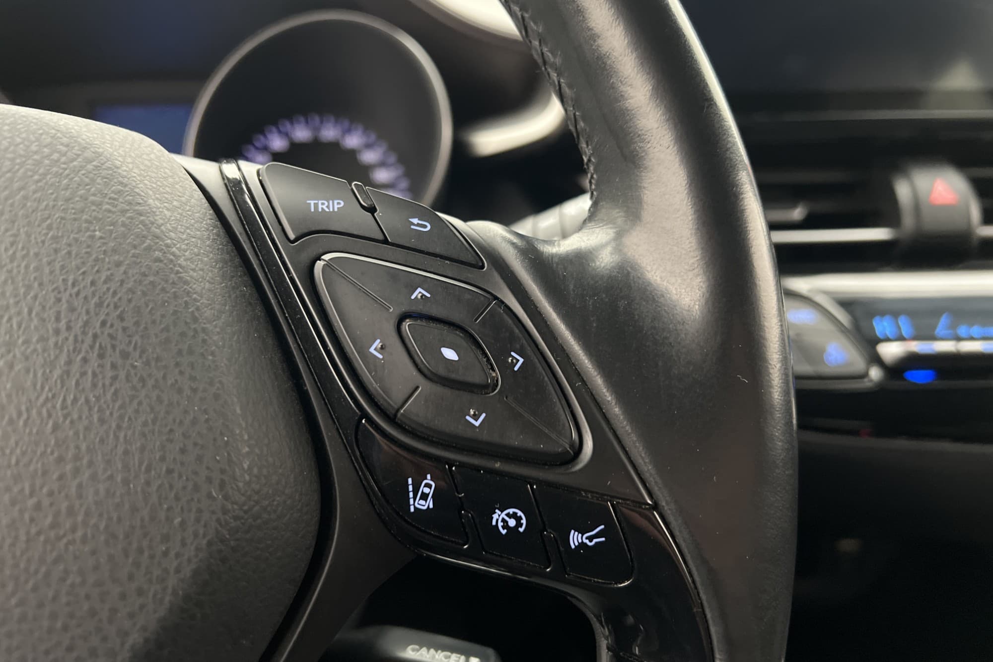 Toyota C-HR Hybrid Executive M/K-Värm JBL Kamera Rattvärme