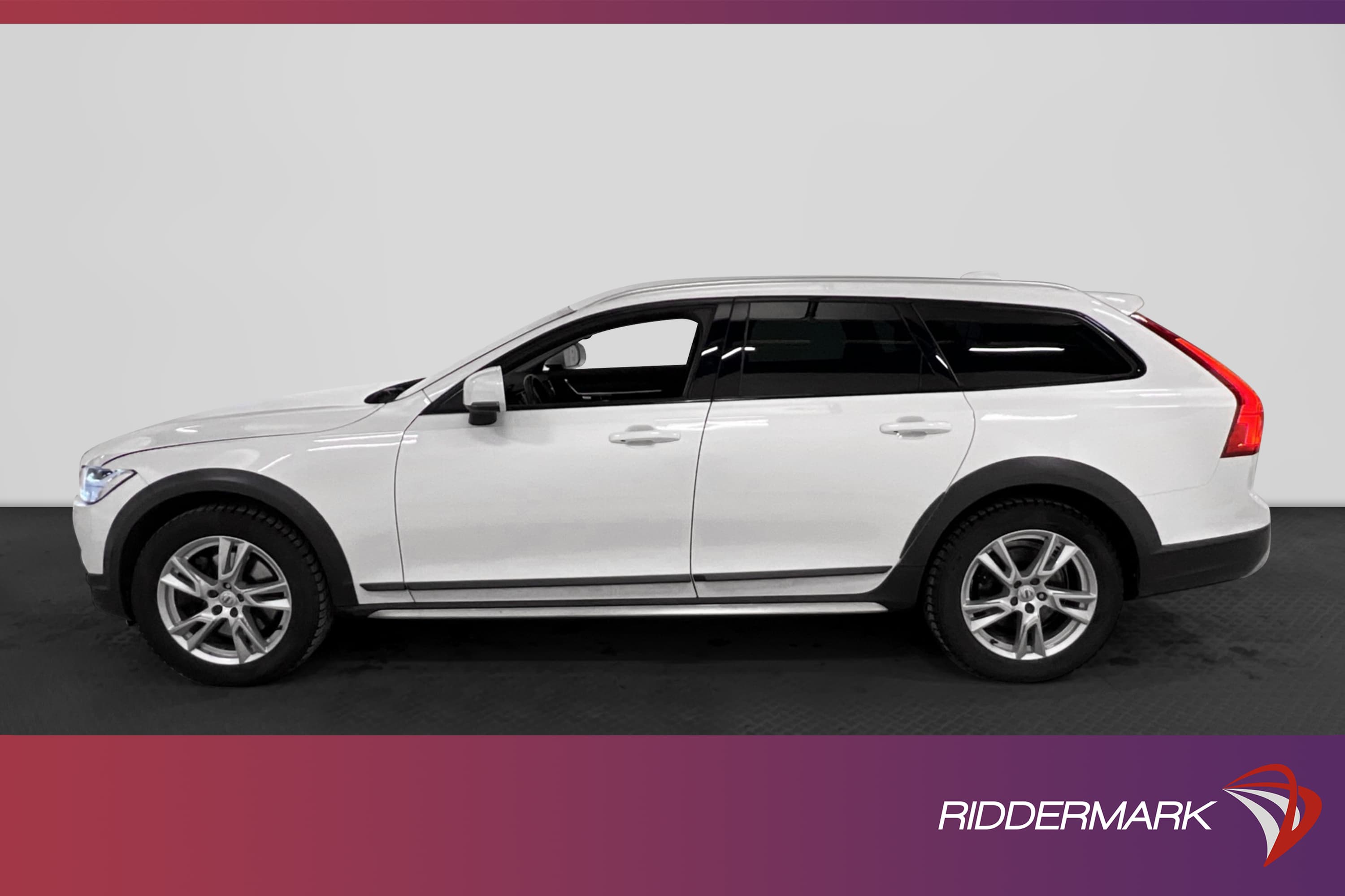 Volvo V90 Cross Country D4 AWD