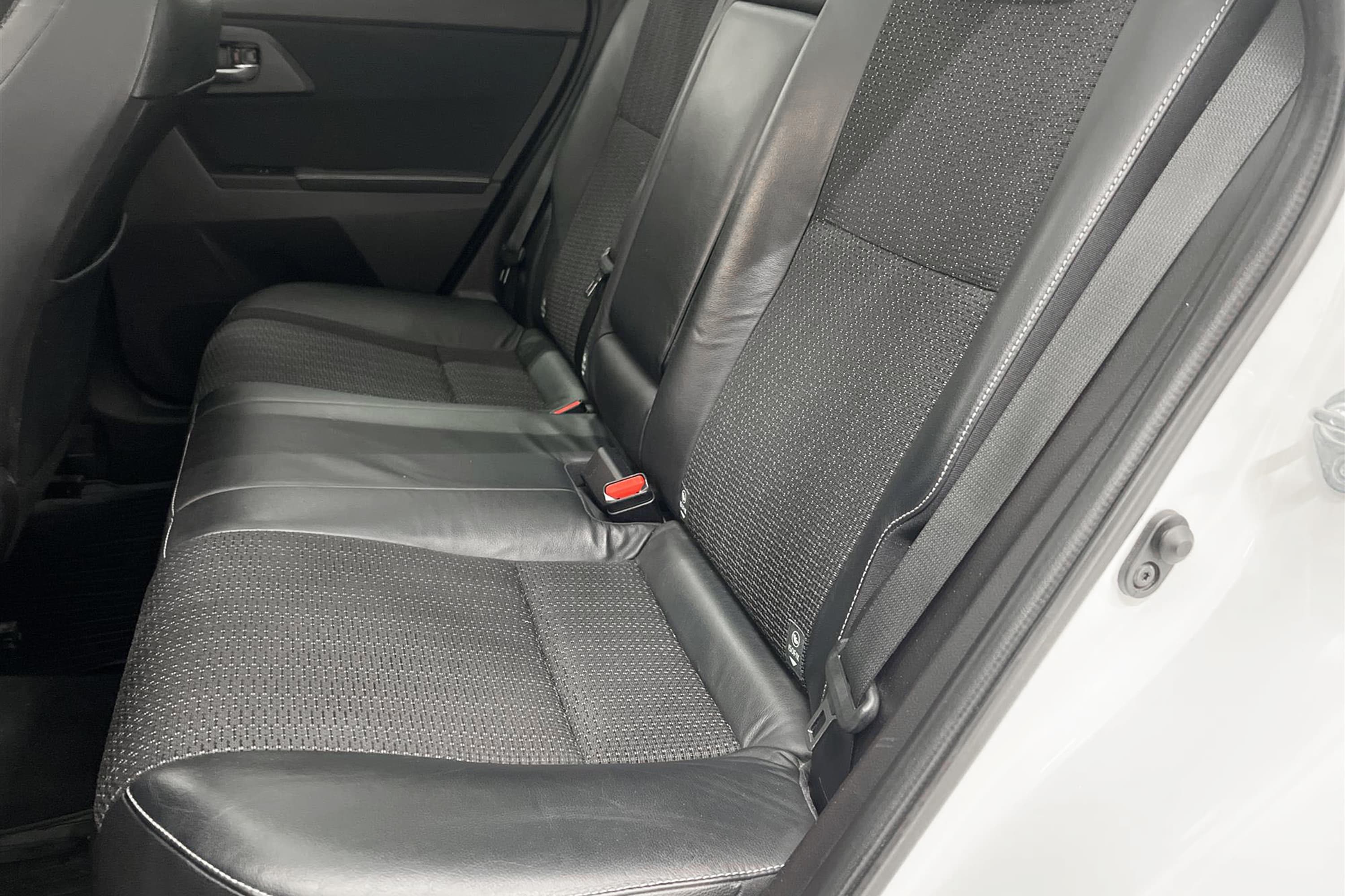 Toyota Auris Hybrid e-CVT 136hk Navi Pano B-Kam 0,40L/mil