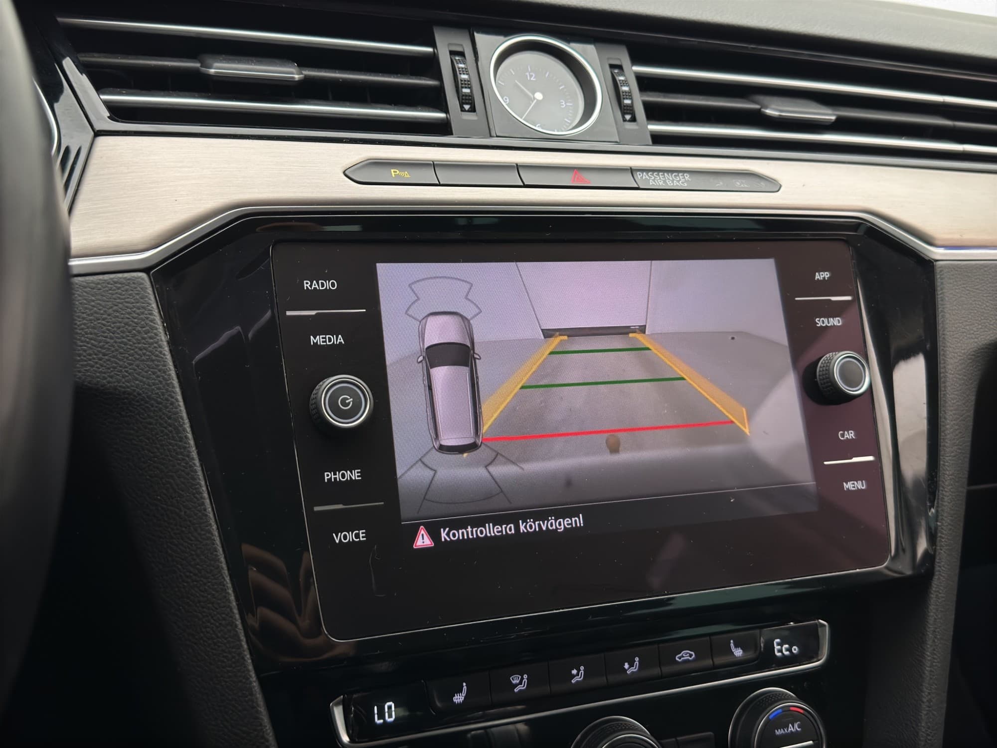 Volkswagen Passat GTE Värmare Cockpit Dragkrok Kamera MOMS