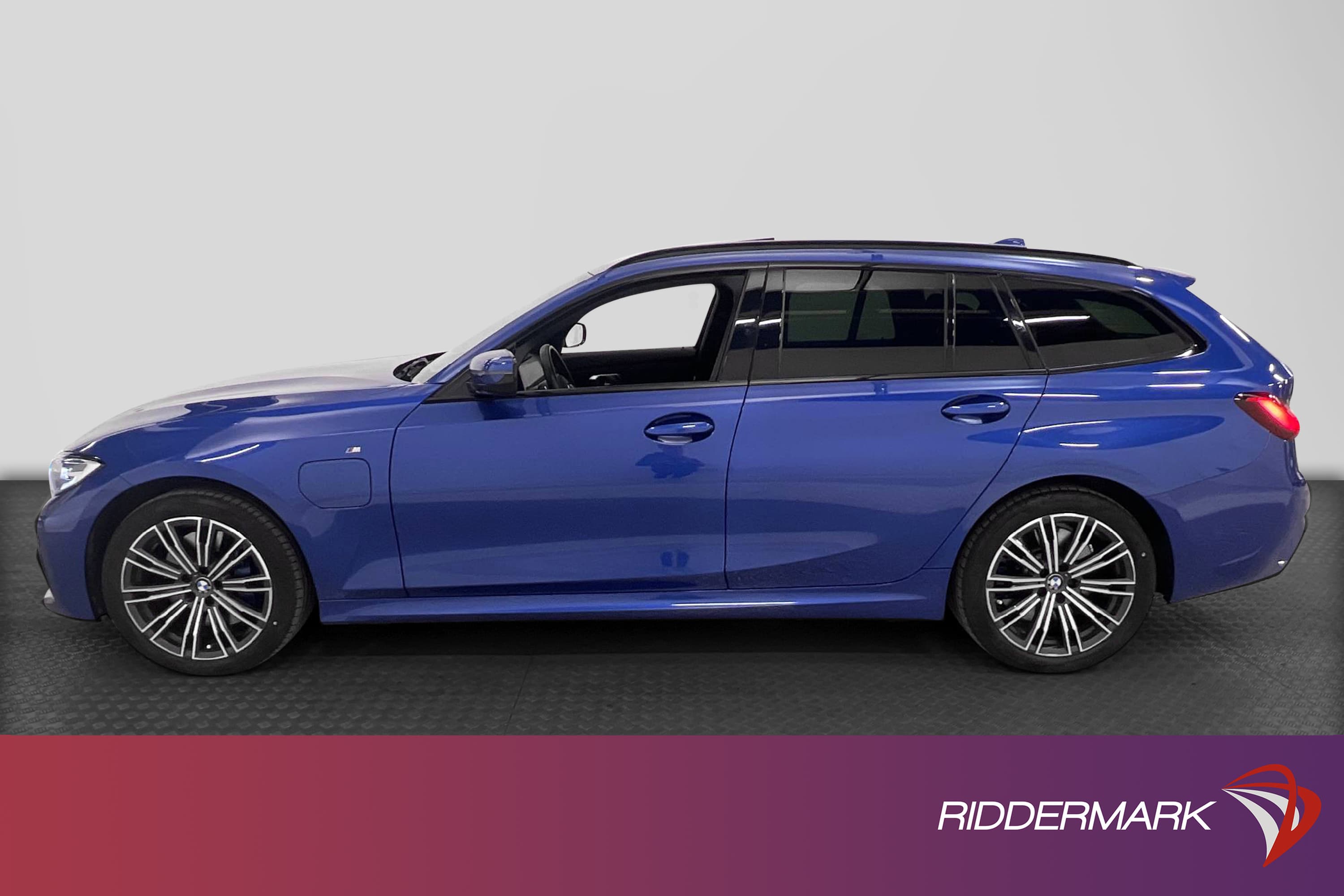 BMW 330e xDrive Touring 292hk