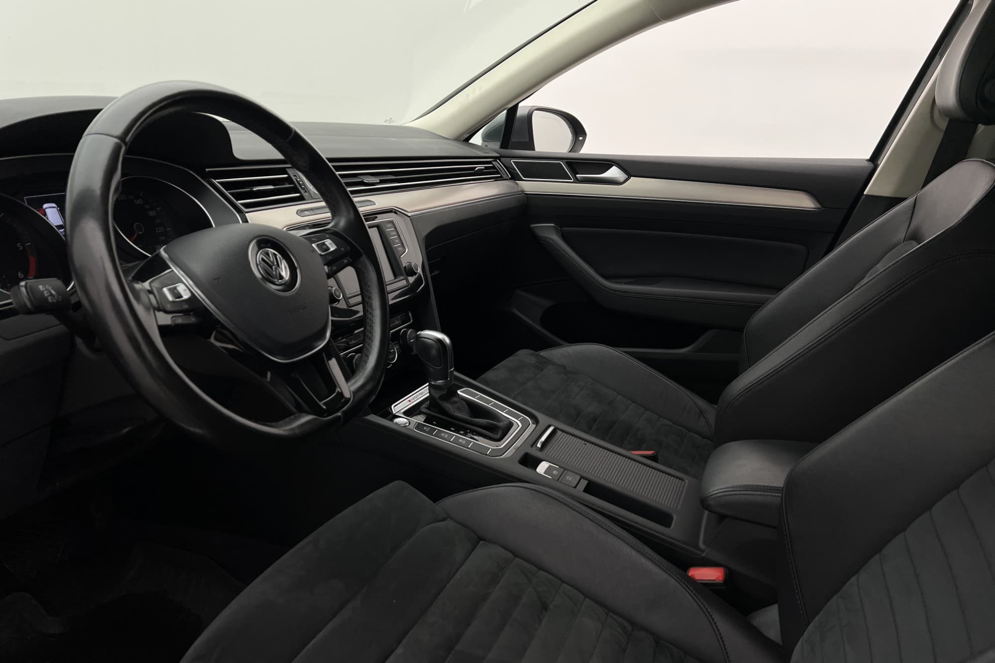 Volkswagen Passat 2.0 TDI 4M 190hk R-Line D-Värm Kamera Drag