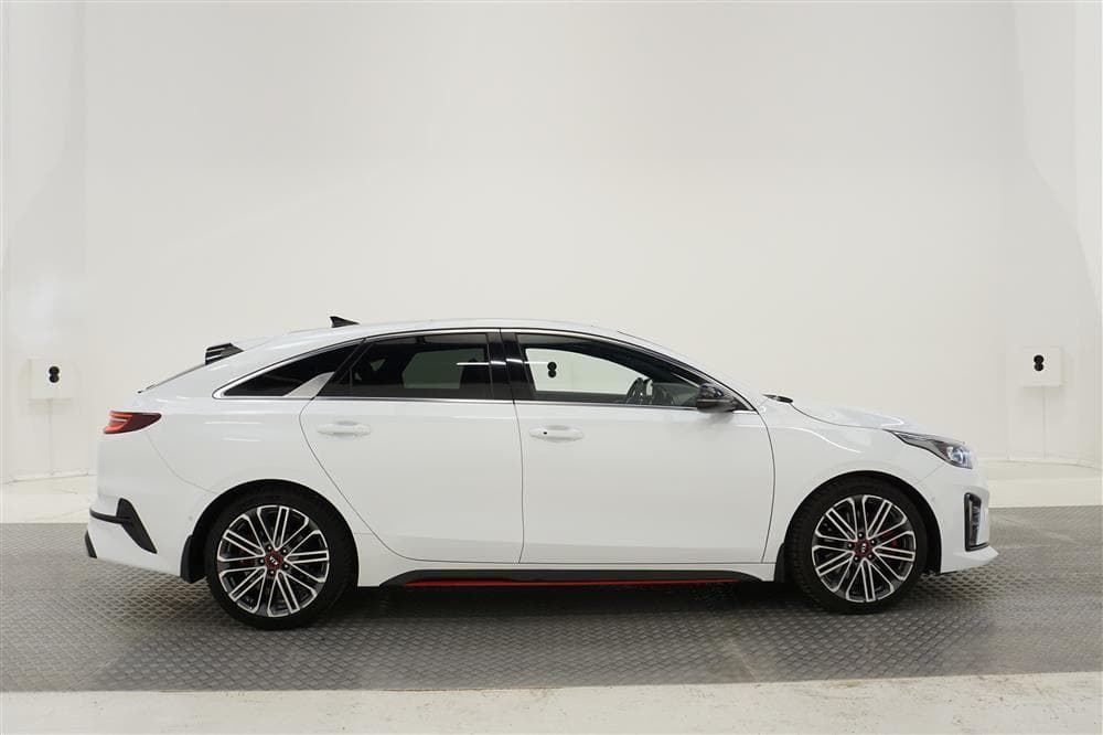 Kia ProCeed GT 1.6 T-GDi 204hk Cockpit Pano JBL Navi B-Kamexteriör