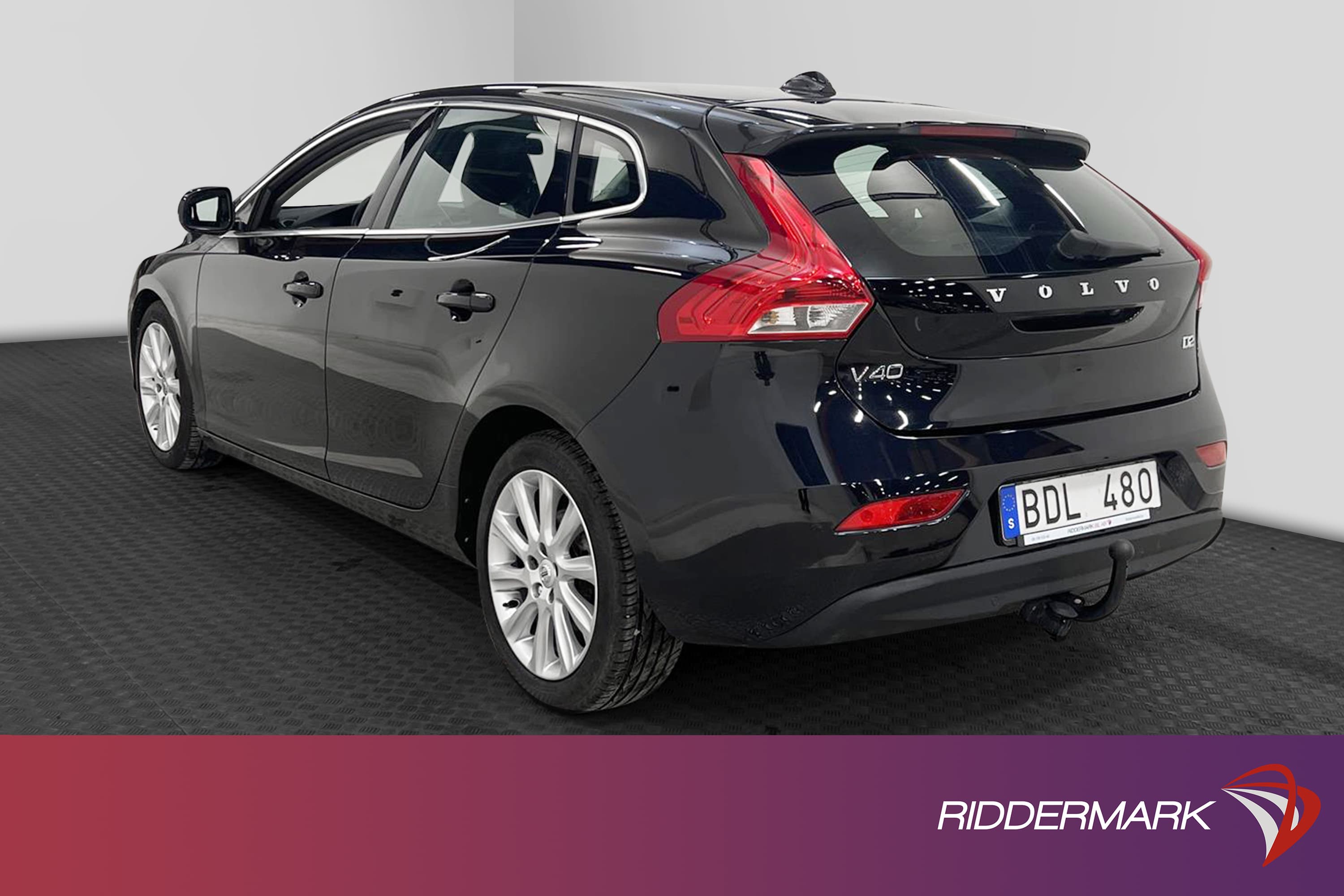 Volvo V40 D2 115hk Summum Drag D-Värm Skinn P-Pilot