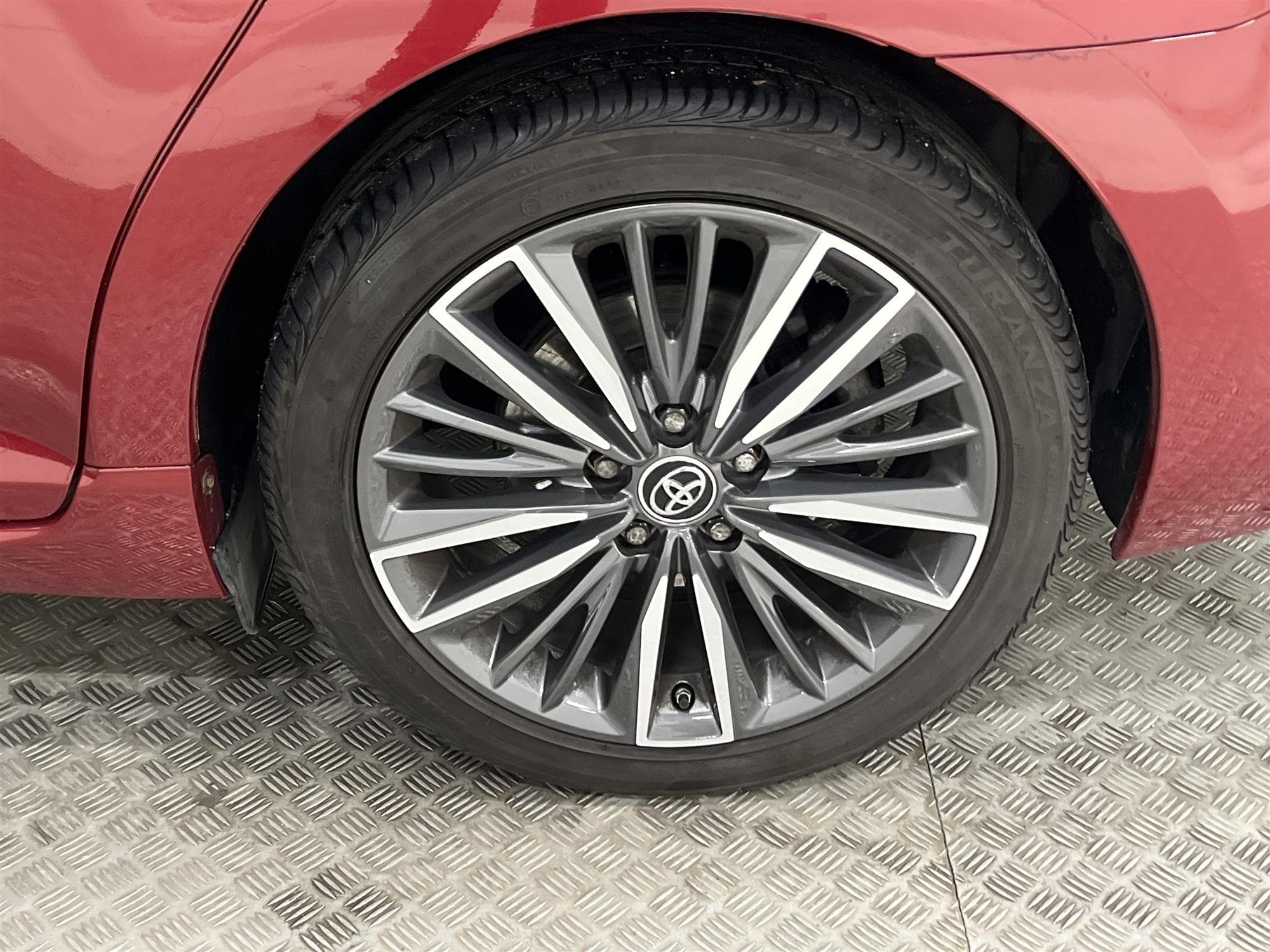 Toyota Avensis 1.8 147hk Skinn Backkamera 1 Brukare  