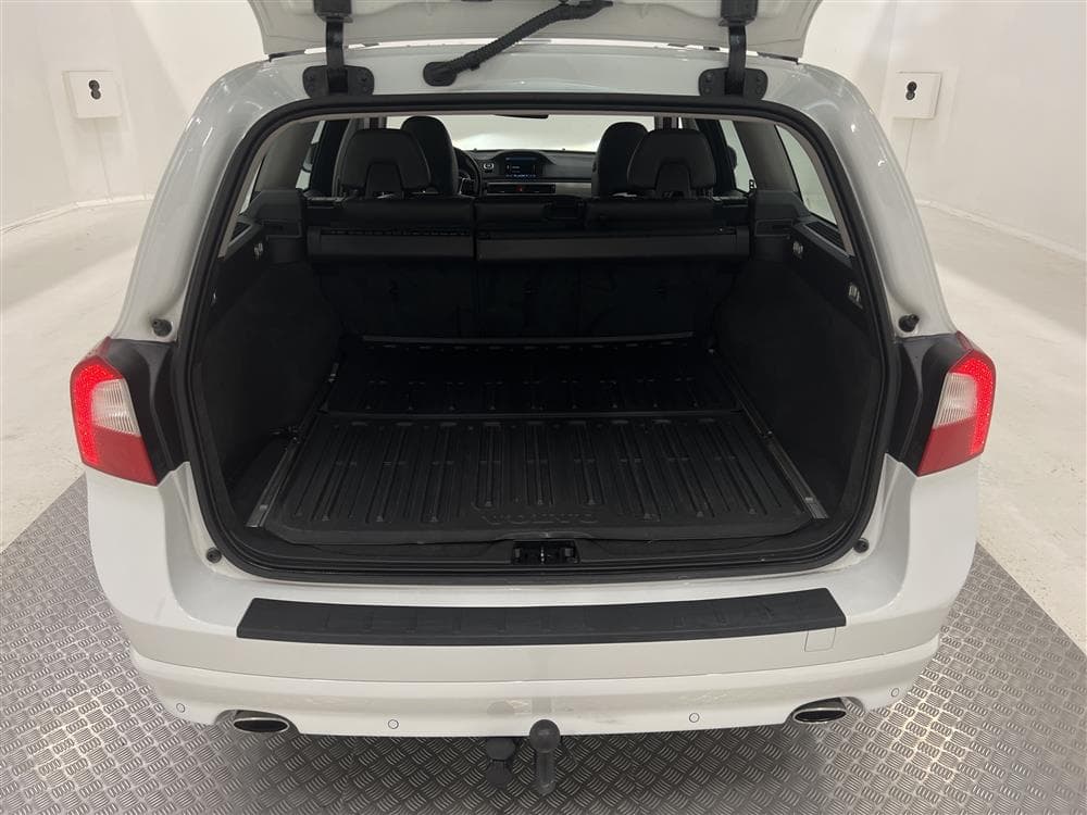 Volvo V70 D4 AWD 163hk VOC D-Värmare Drag Skinn Takluckainteriör
