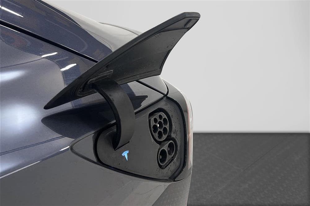 Tesla Model 3 Performance AWD 510hk Svensksåld Premiuminteriör