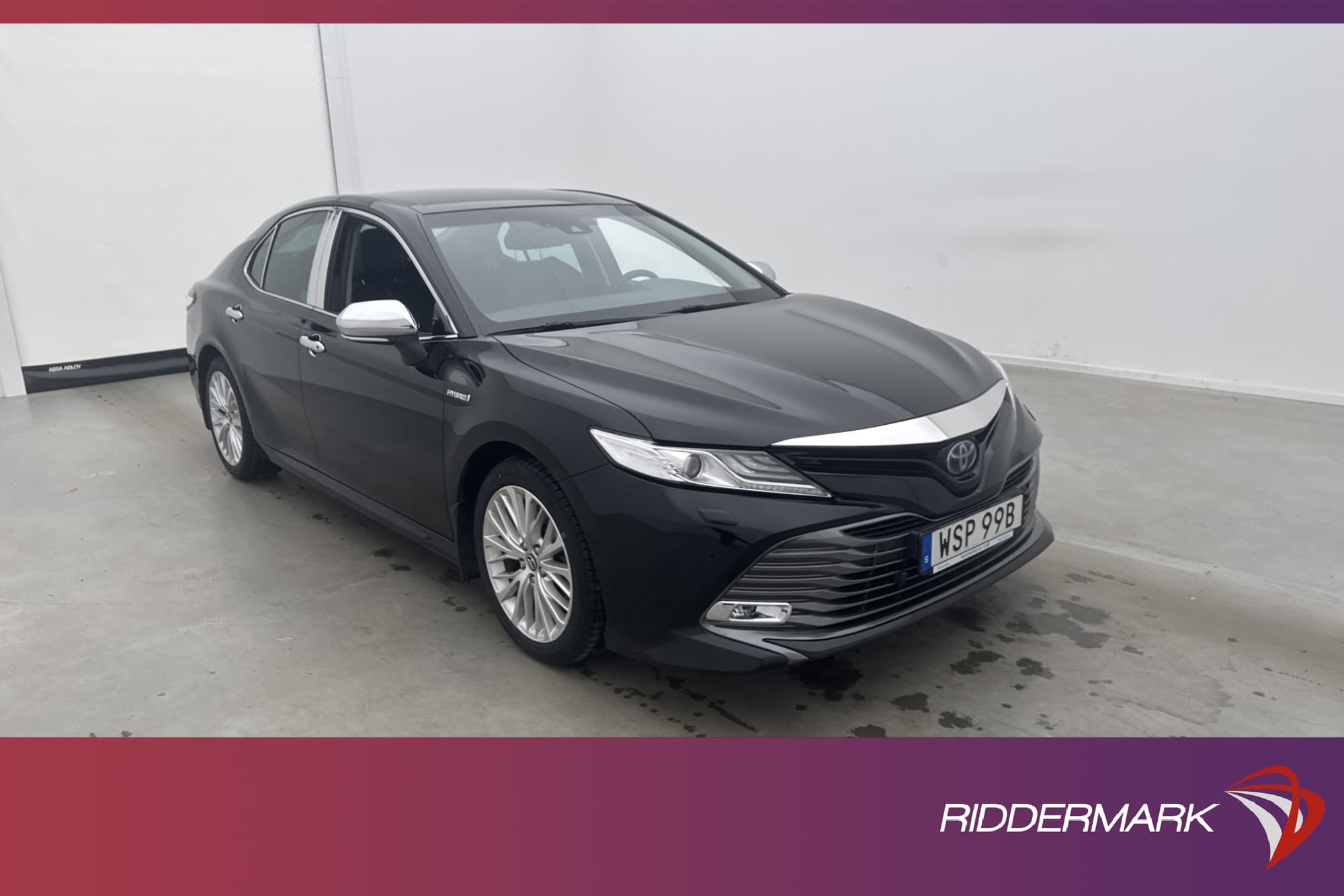 Toyota Camry Hybrid 218hk