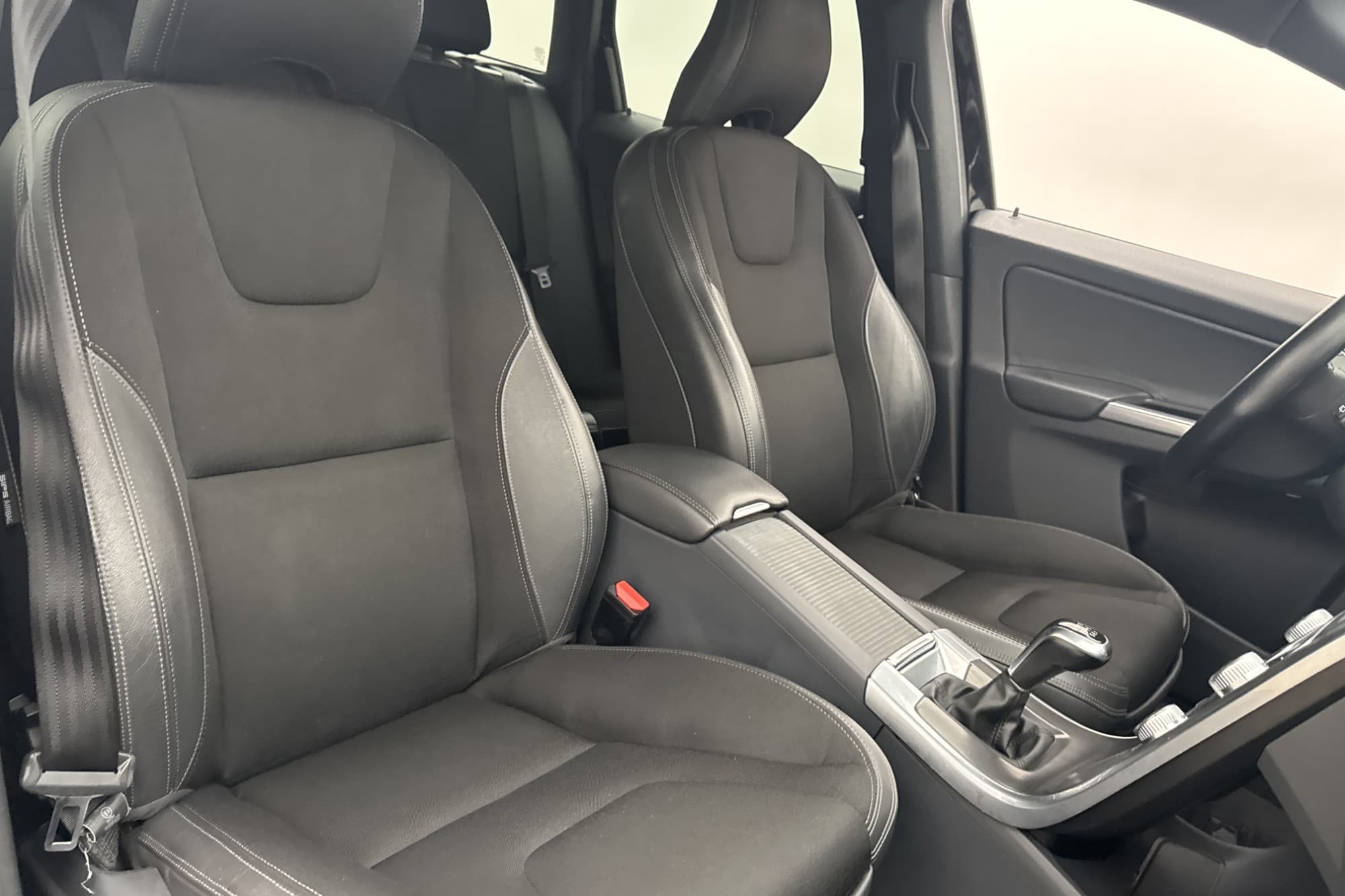Volvo XC60 D3 150hk Momentum Dragkrok Värmare P-Sensorer