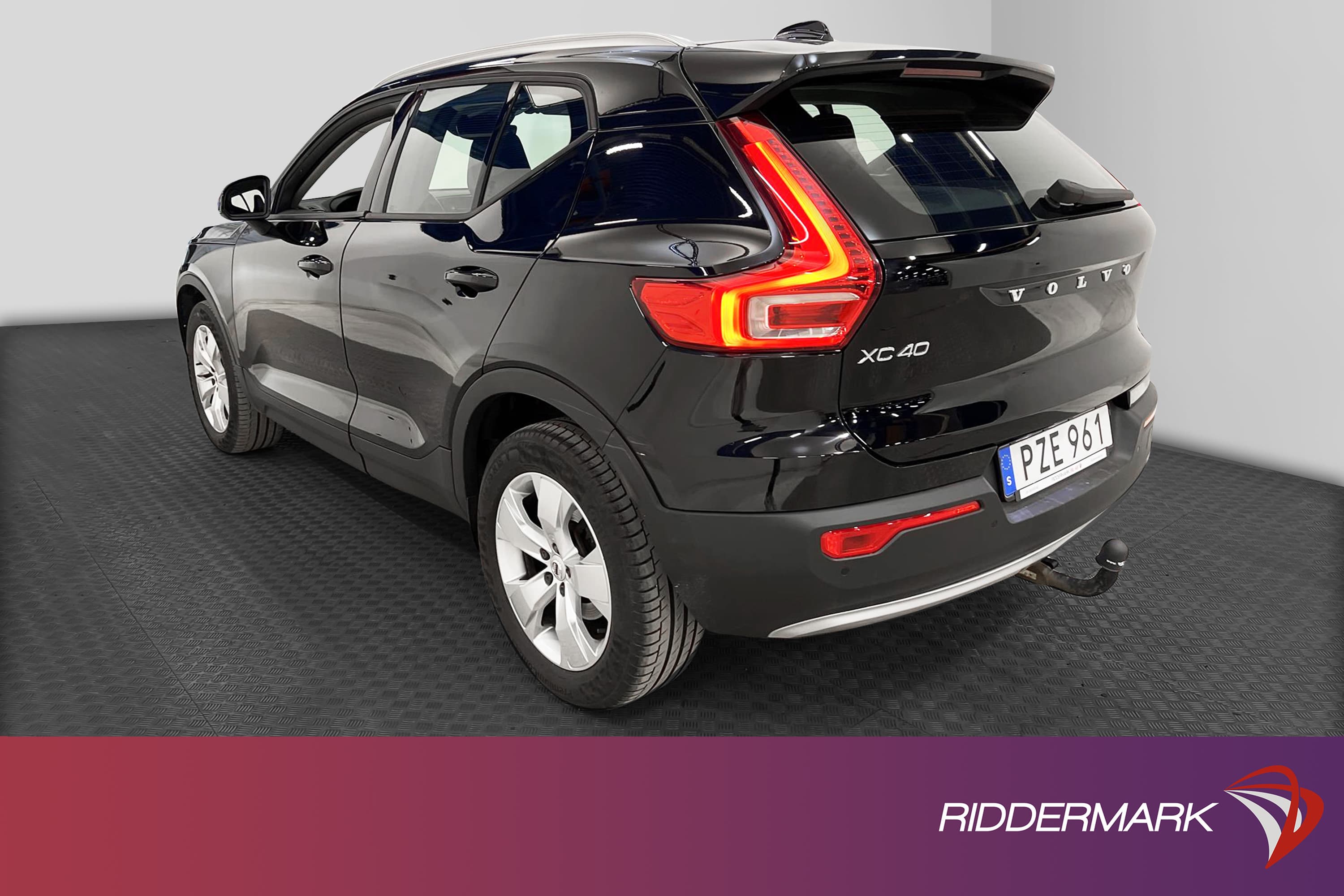 Volvo XC40 T5 AWD 247hk Voc B-Värm Drag B-Kamera Navi BLIS