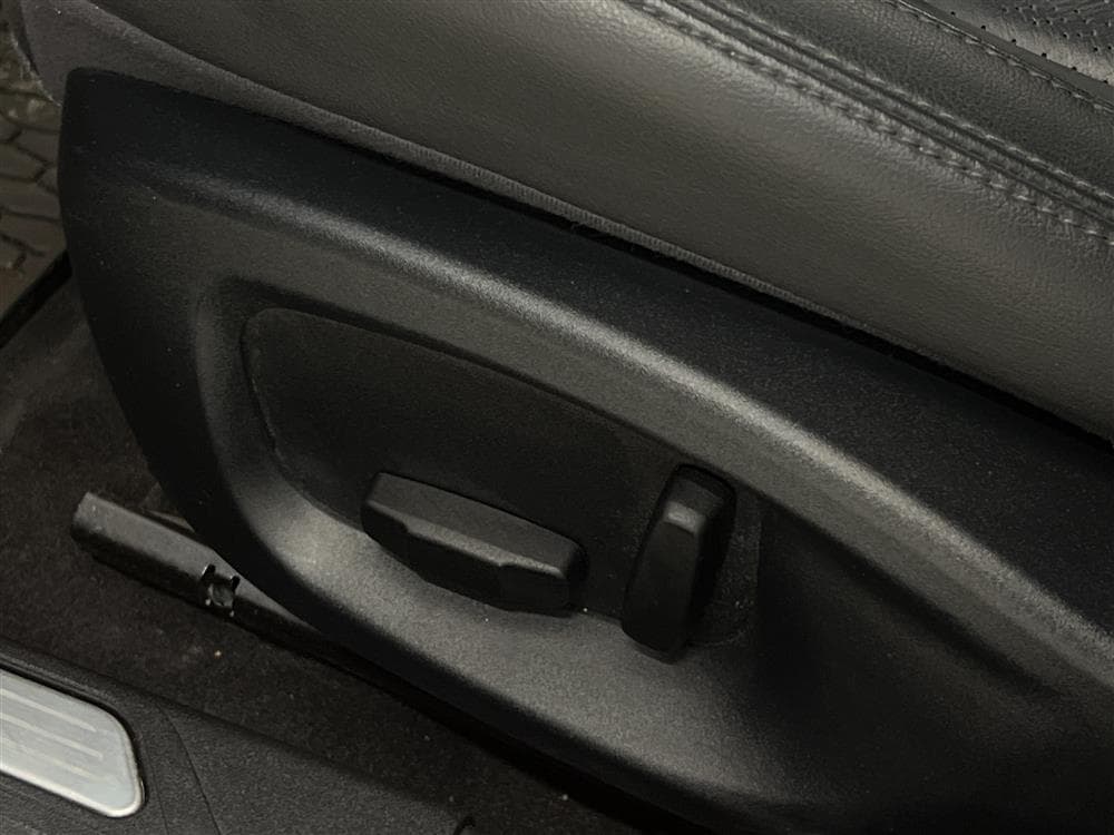 Jaguar XE 2.5T 240hk Navi B-kam Välservad Keyless 0,75l/milinteriör