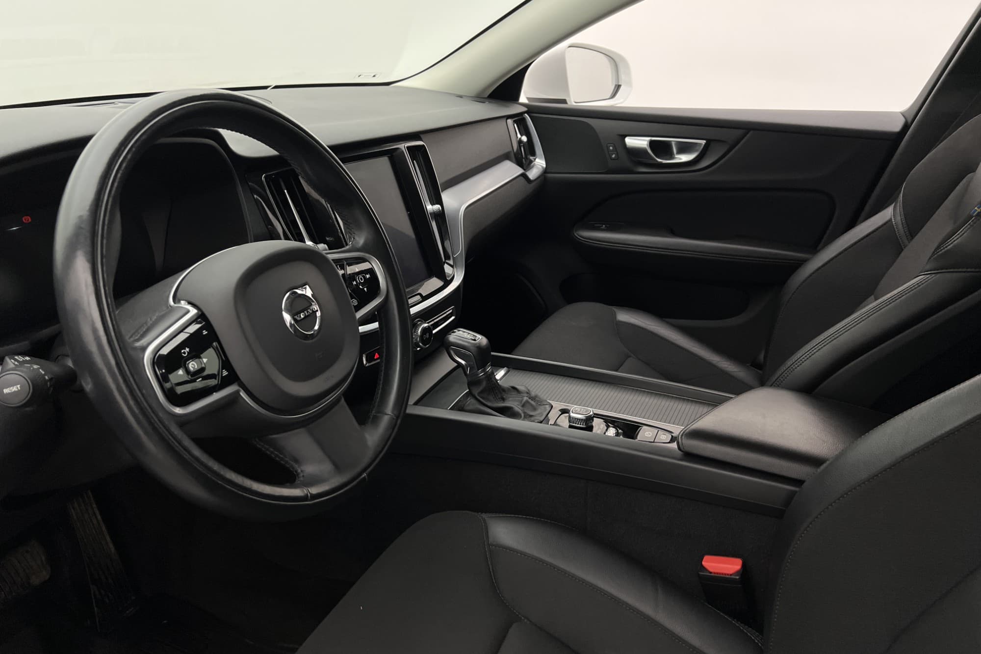 Volvo V60 D4 190hk Advanced VOC Värmare CarPlay P-Sensorer
