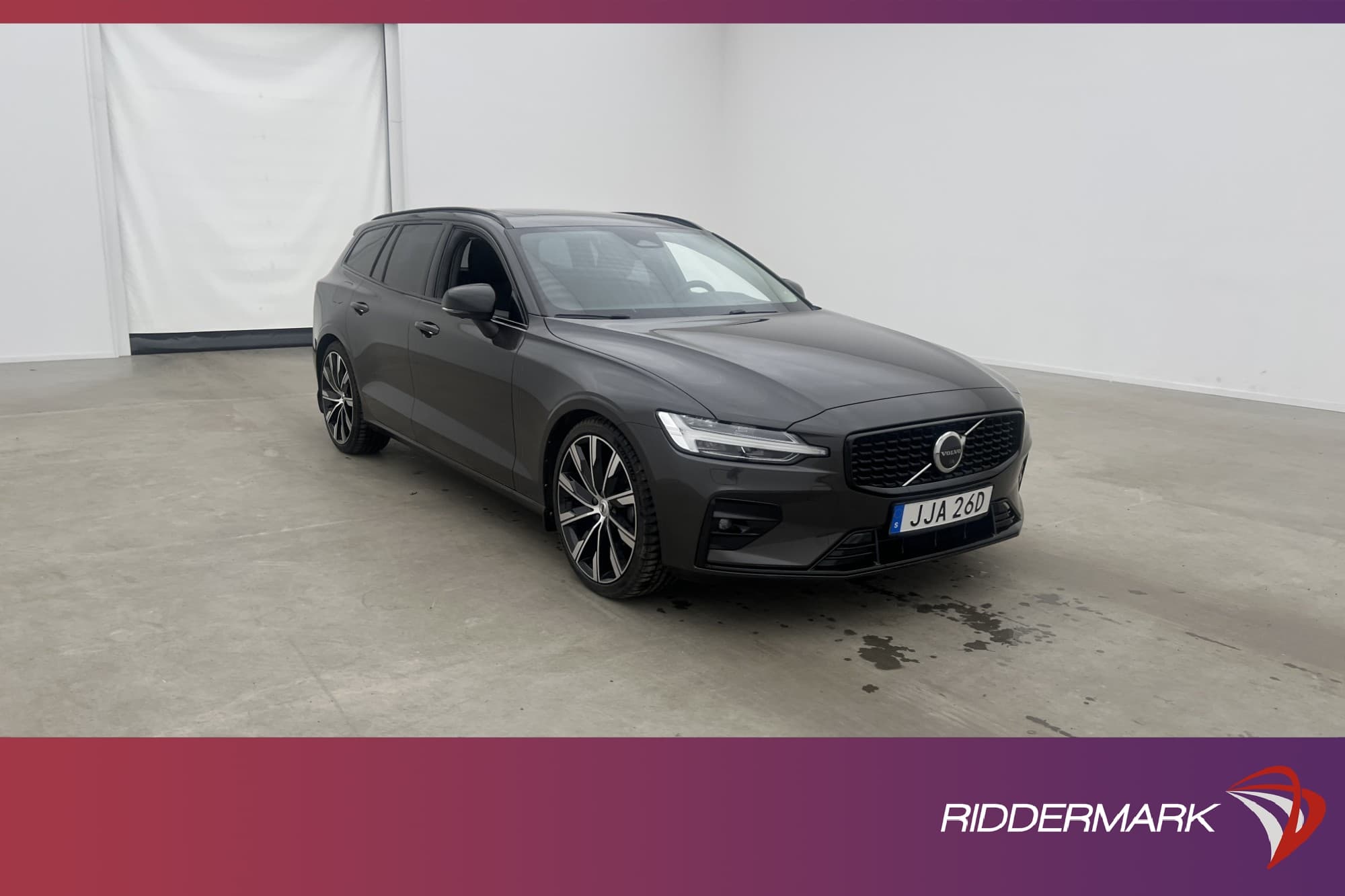 Volvo V60 B4 197hk Ultimate VOC Pano Värmare Drag HUD H/K