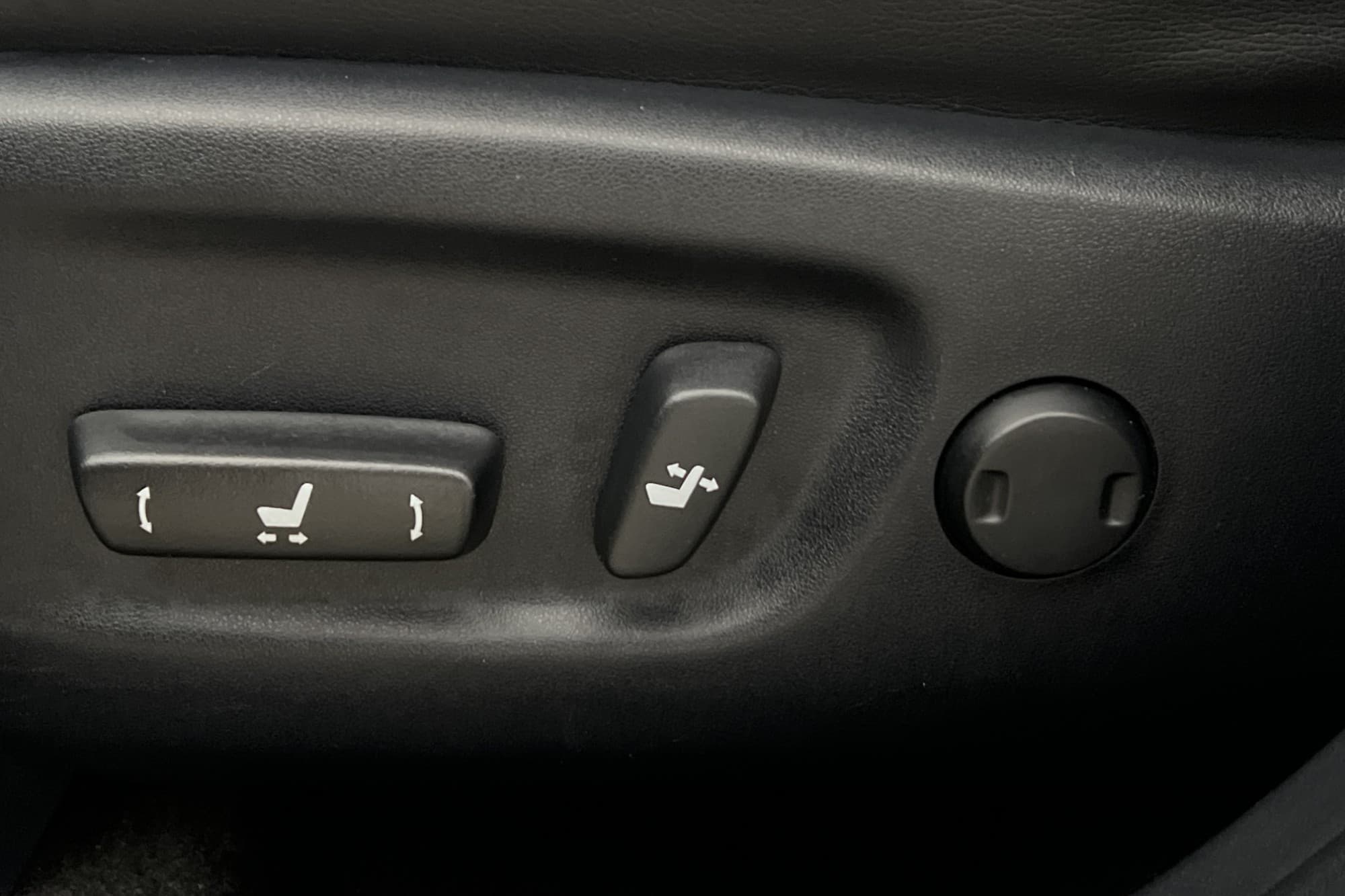Toyota Prius+ Hybrid 136hk HUD Kamera Skinn Farthållare