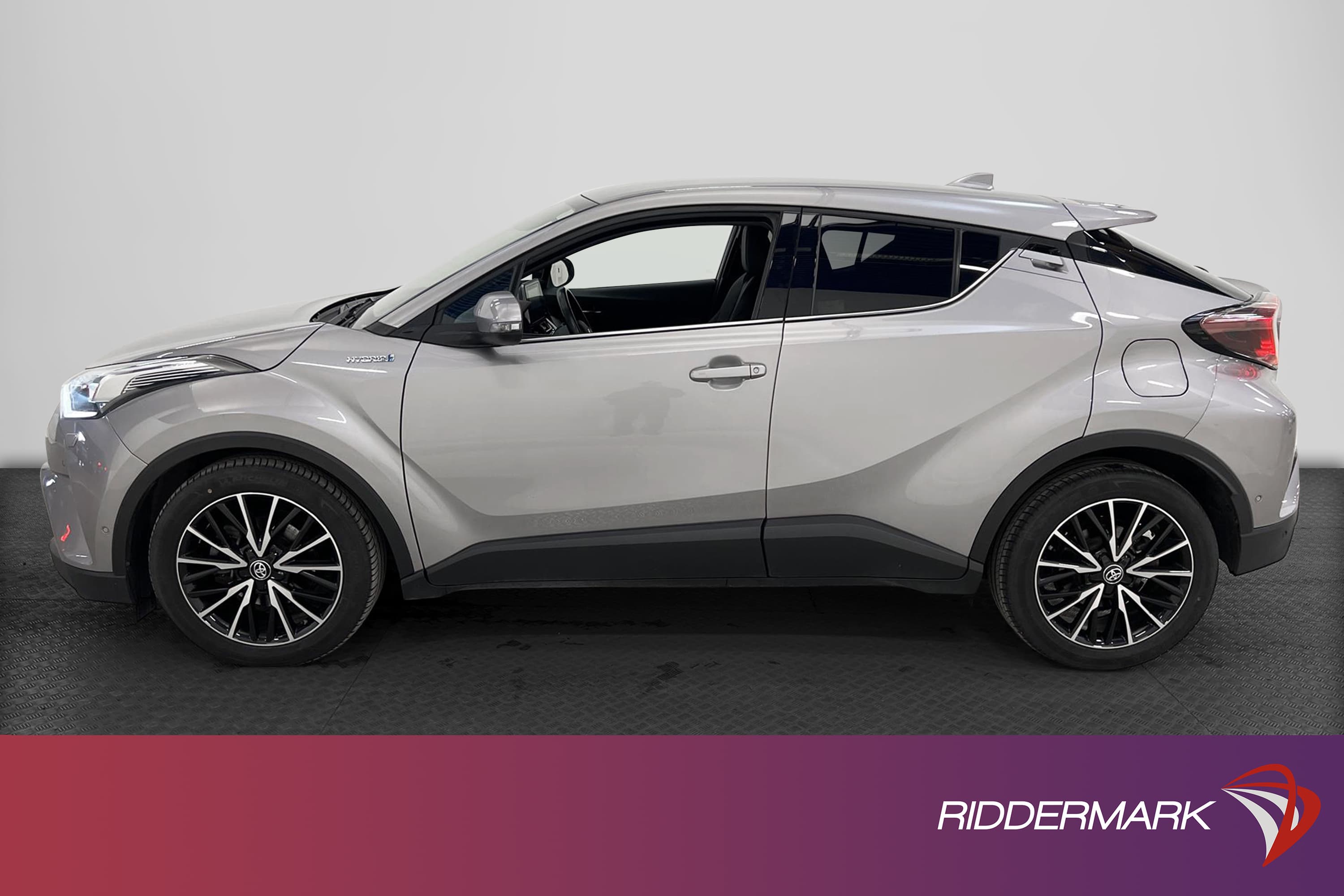 Toyota C-HR Hybrid 122hk Executive
