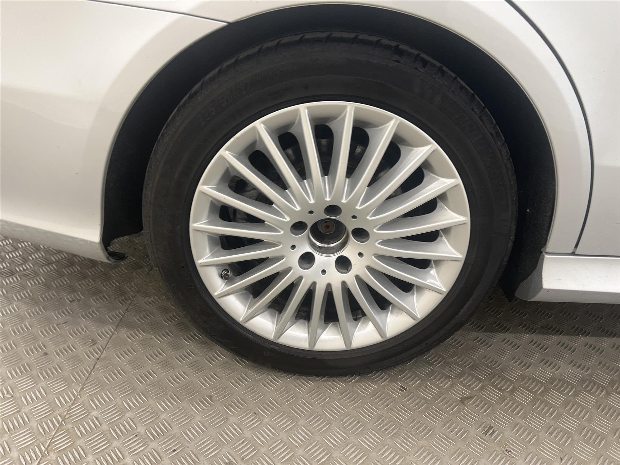Mercedes-Benz E 220 4M 170hk AMG Harman/Kardon B-Kamera