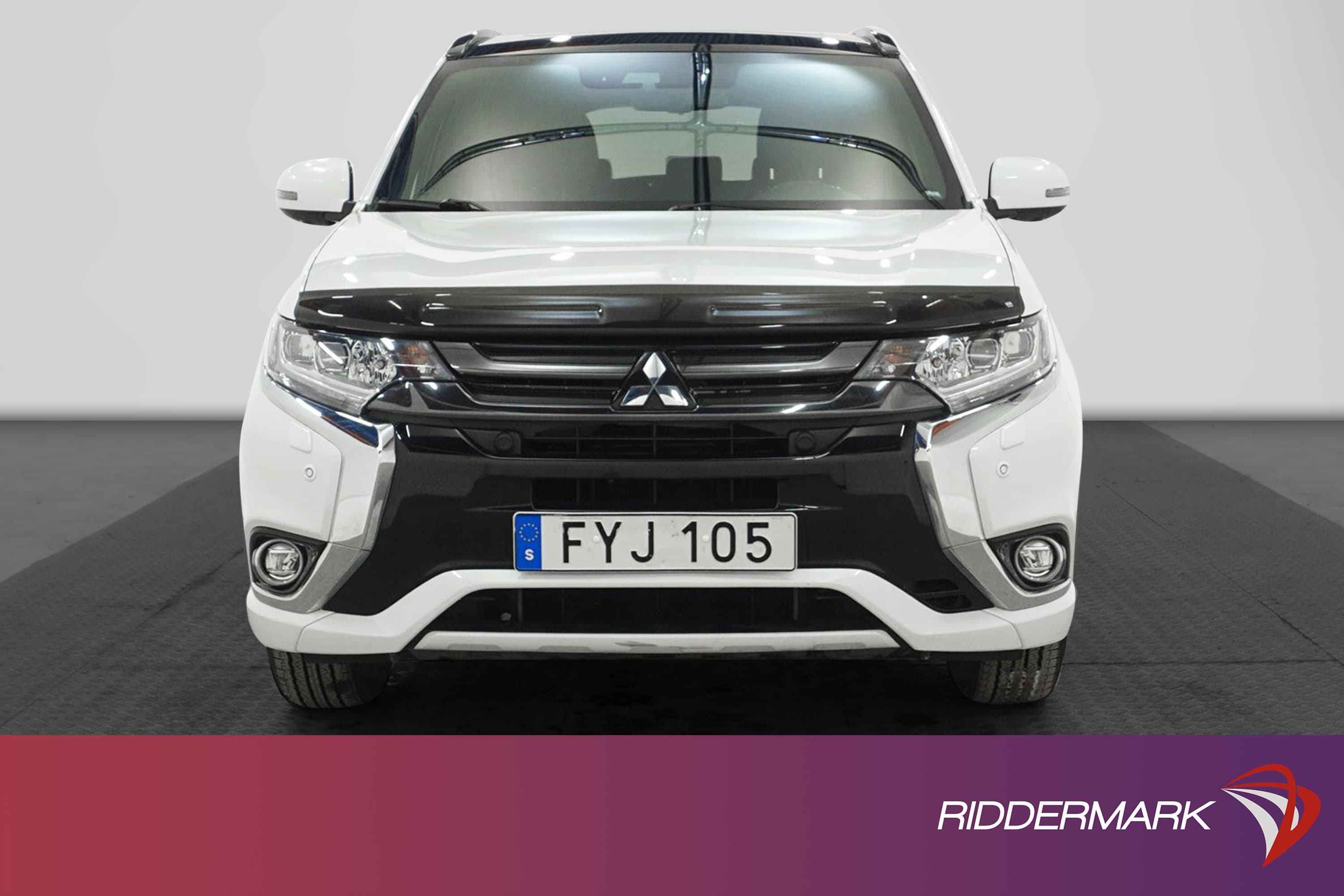 Mitsubishi Outlander P-HEV 4WD 360° Drag Taklucka Carplayexteriör