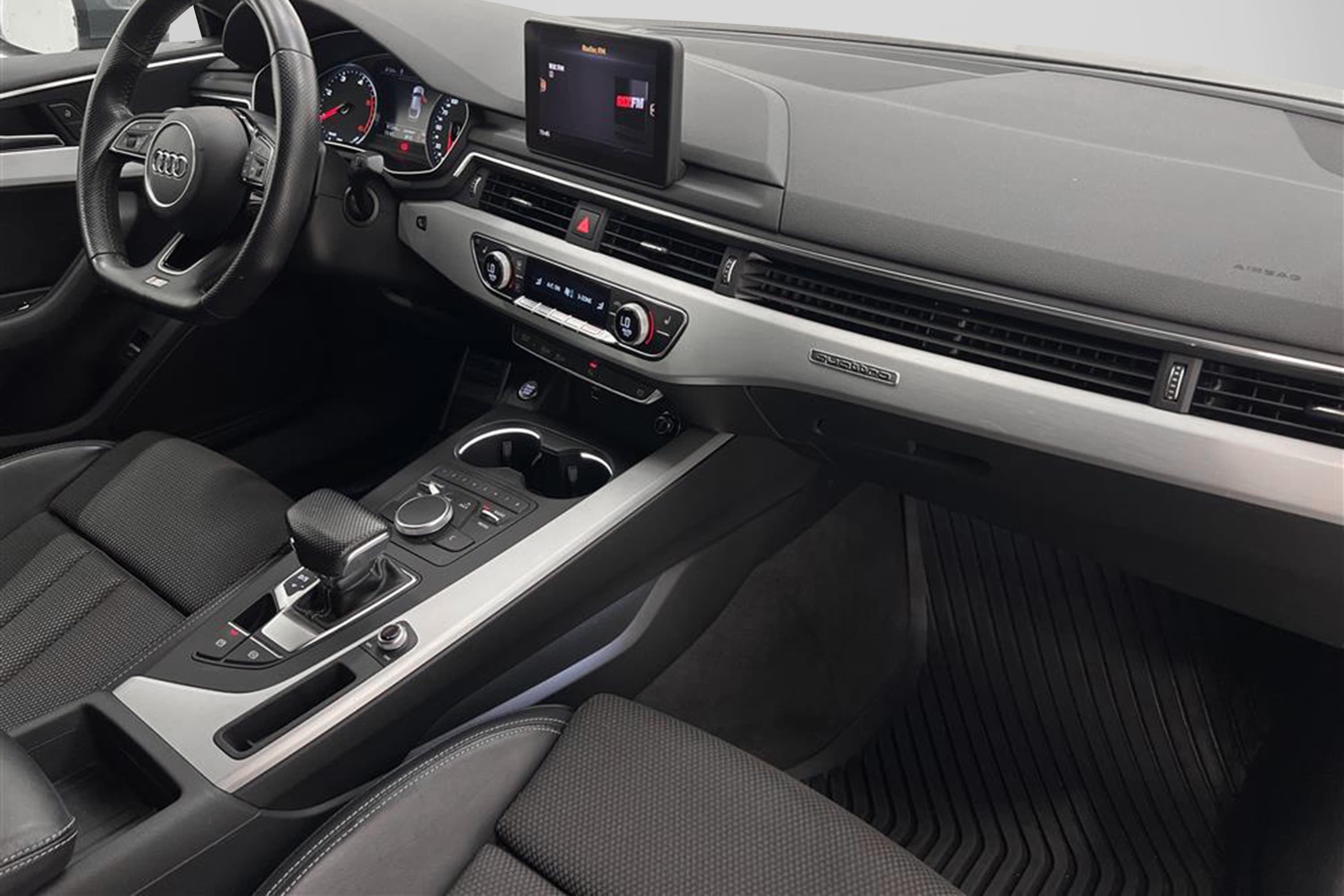 Audi A5 2.0 TDI Quattro Full S-Line Matrix Keyless CarPlayinteriör