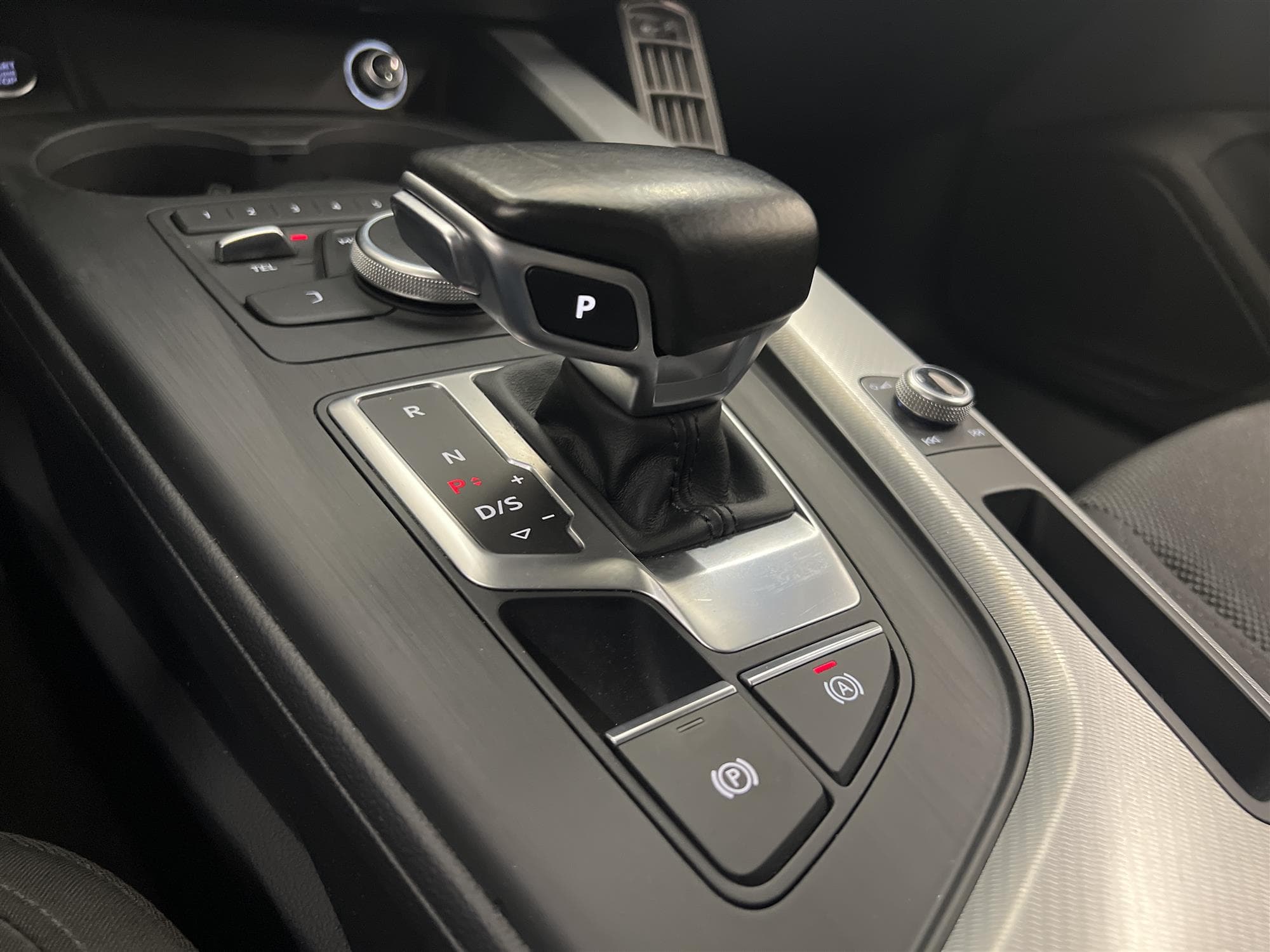 Audi A4 Avant 2.0 TDI S Tronic 150hk M-Värm Navi Dragkrok