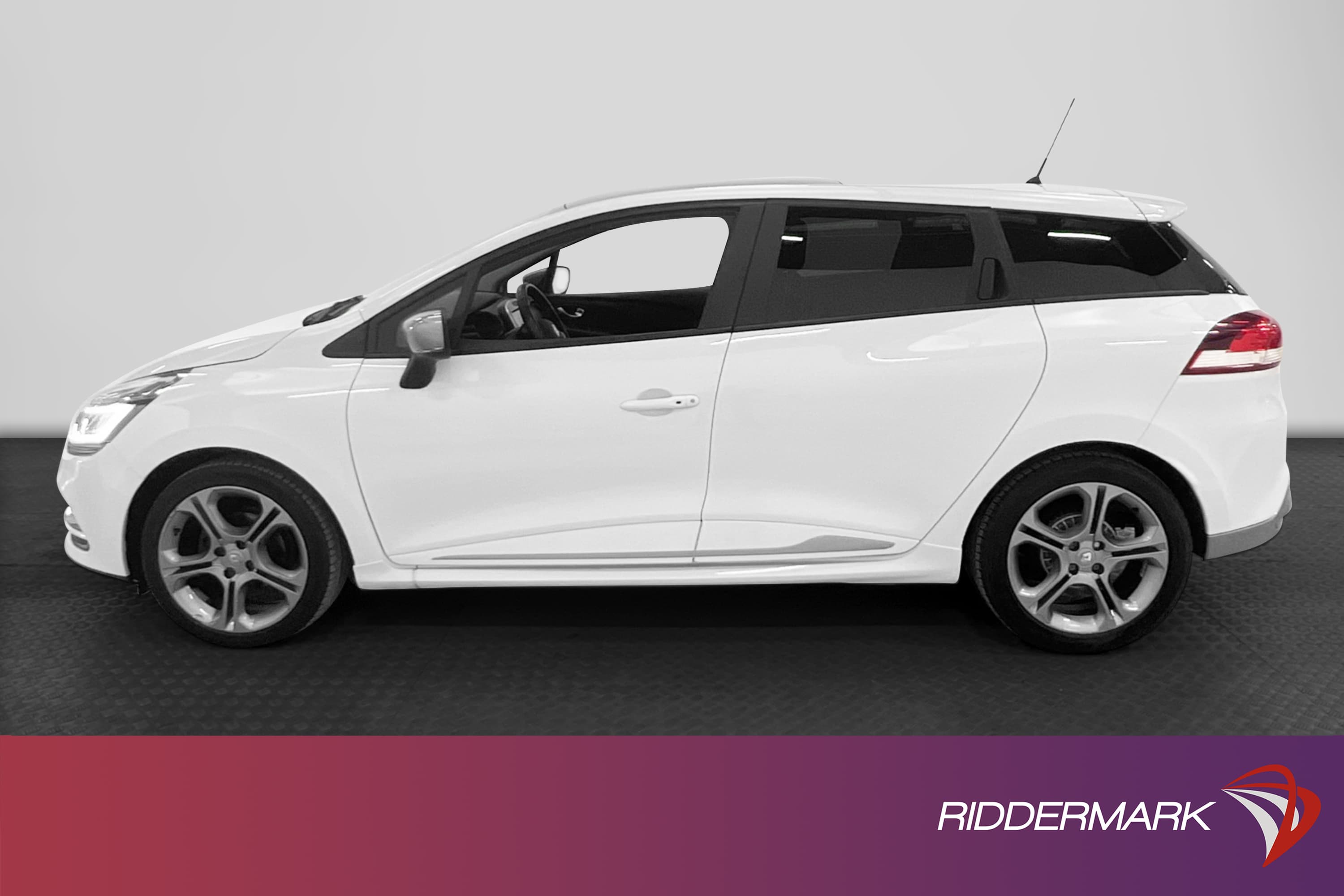 Renault Clio ST 1.2 TCe 118hk GT Line Pano M-värm 0,54l/mil