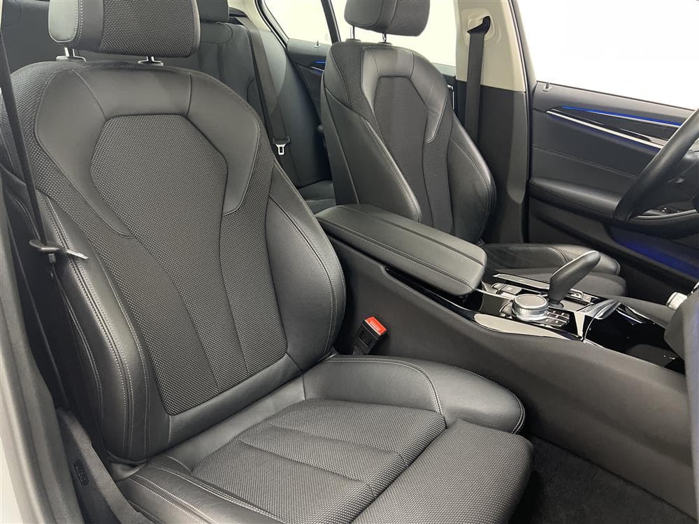 BMW 520d xDrive 190hk Sportline Navi B-kam LÅGSKATTinteriör