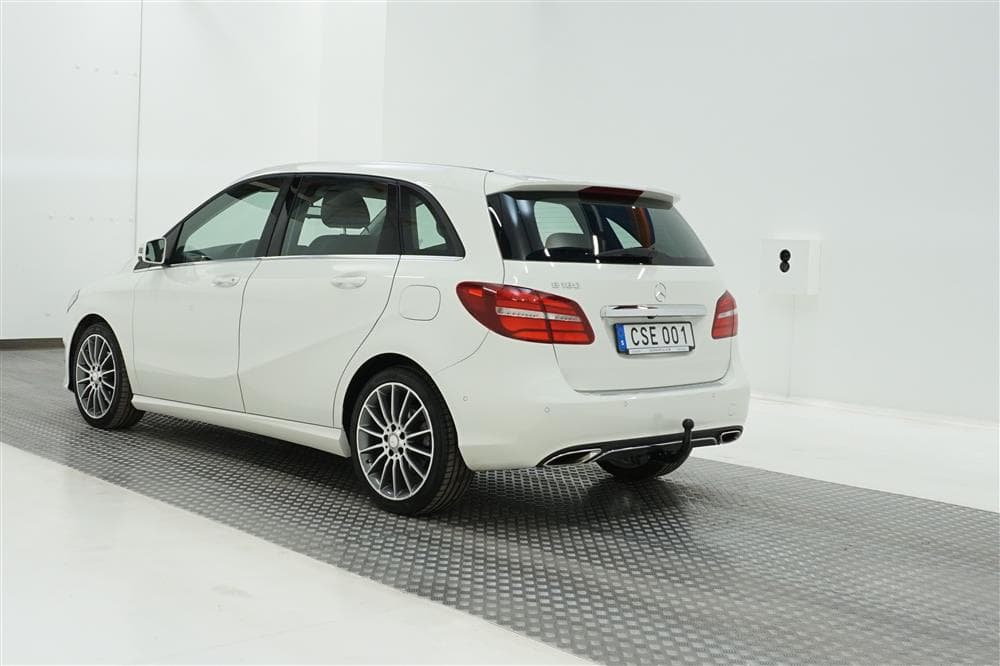 Mercedes-Benz B 180  122hk B-Kam P-Sens Drag M-Värm exteriör