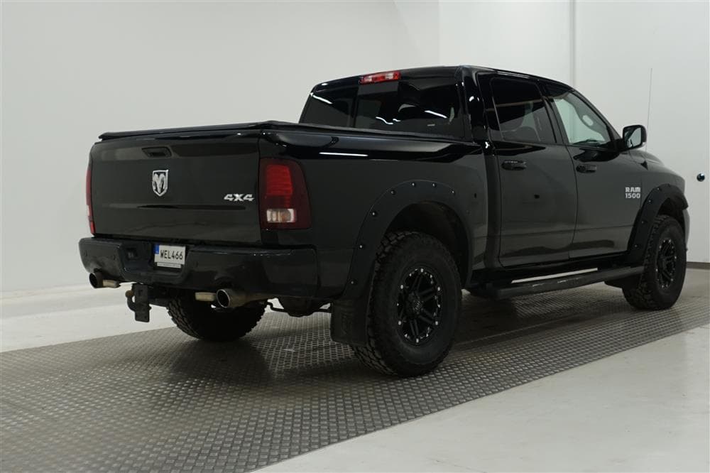 Dodge Ram Sport 5.7 Hemi 4WD 401hk Breddare Taklucka Moms exteriör