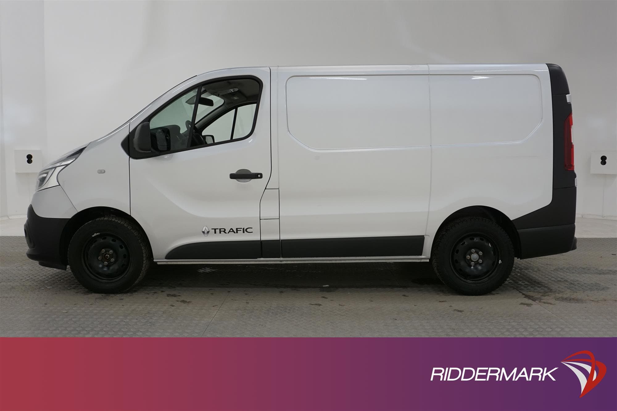 Renault Trafic 2.0dCi Dragkrok Kamera Moms 