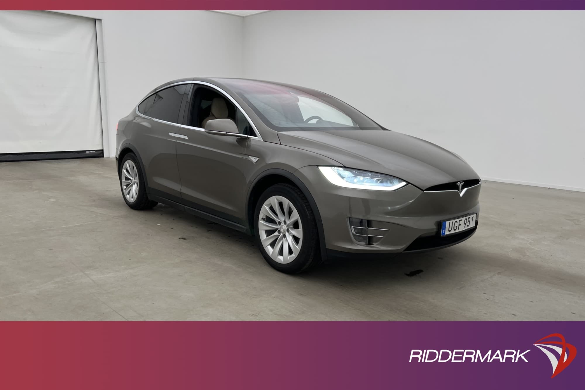 Tesla Model X 90D