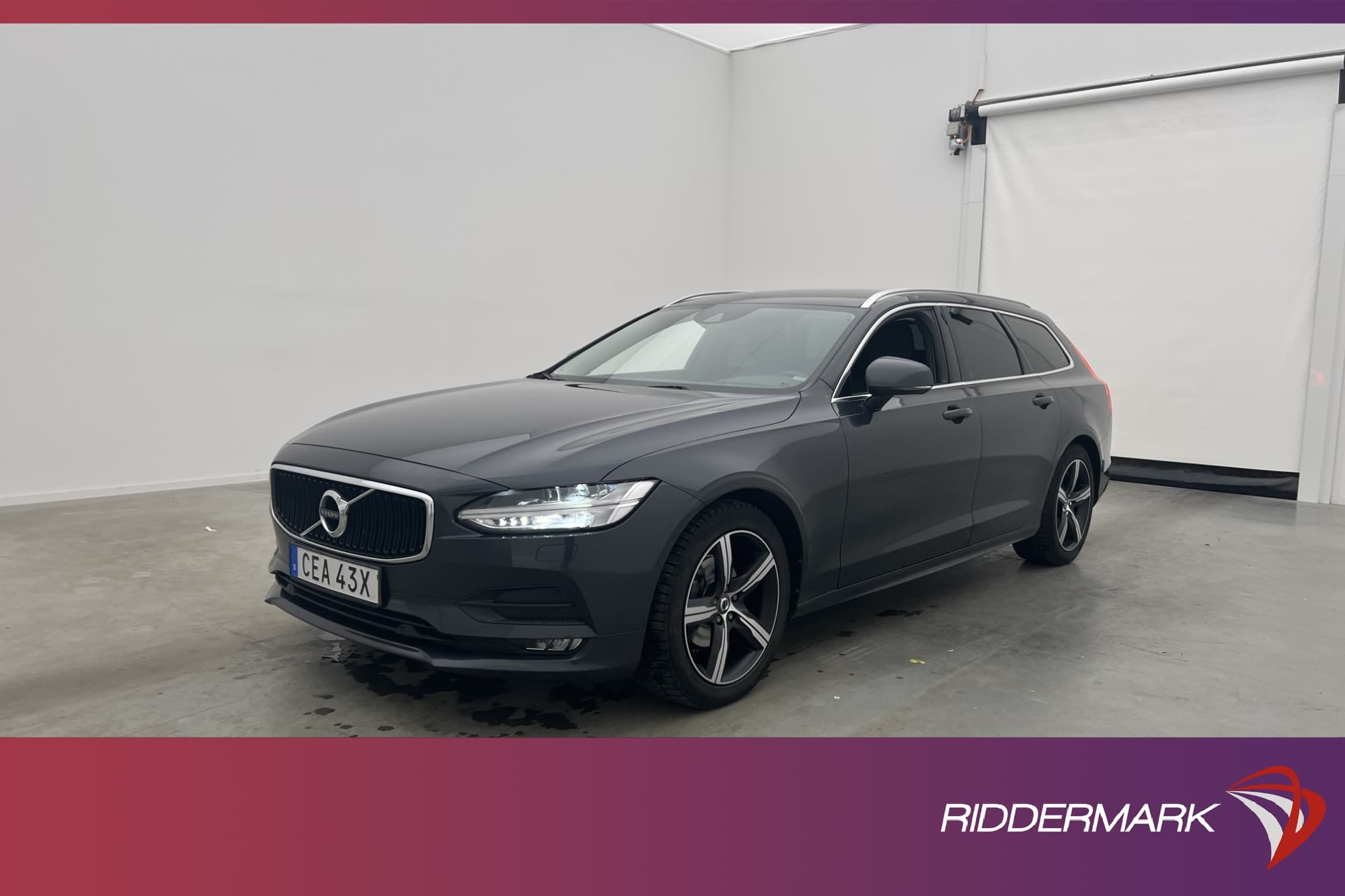 Volvo V90 D4