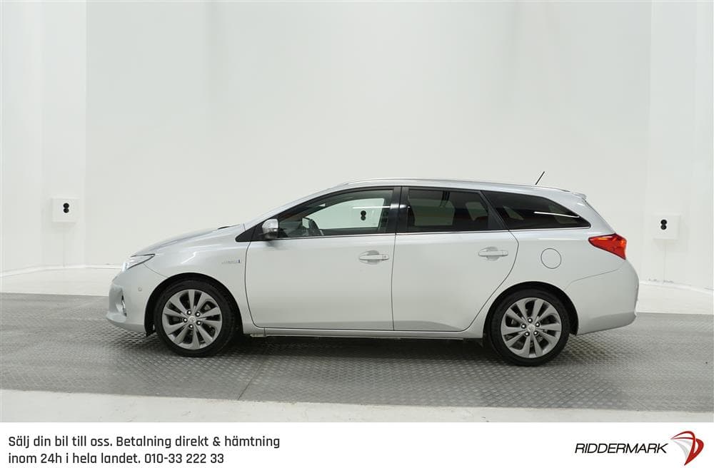Toyota Auris 1.8 HSD Touring Sports 99hk