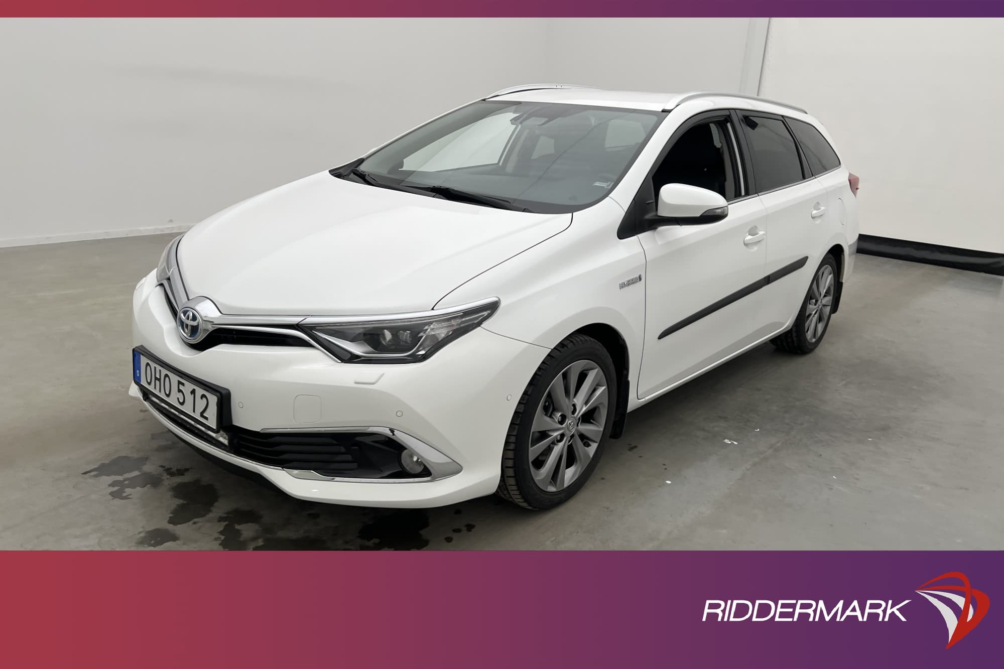 Toyota Auris Touring Hybrid 136hk