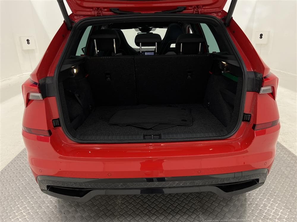 Skoda Kamiq 1.5 TSI 150hk Monte Carlo Pano Navi Cockpit