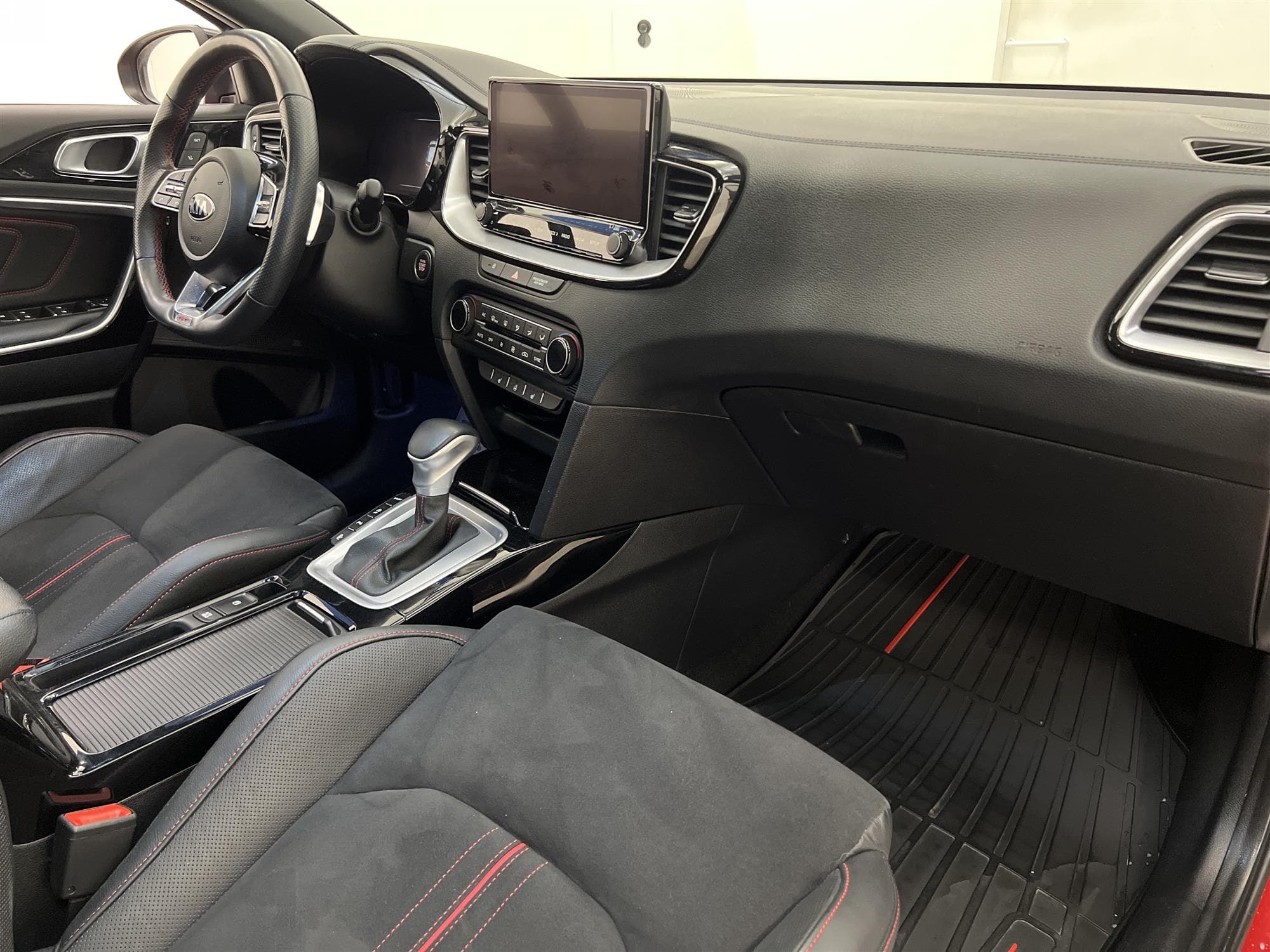 Kia ProCeed GT 1.6 T-GDi 204hk Panorama B-Kam Cockpit
