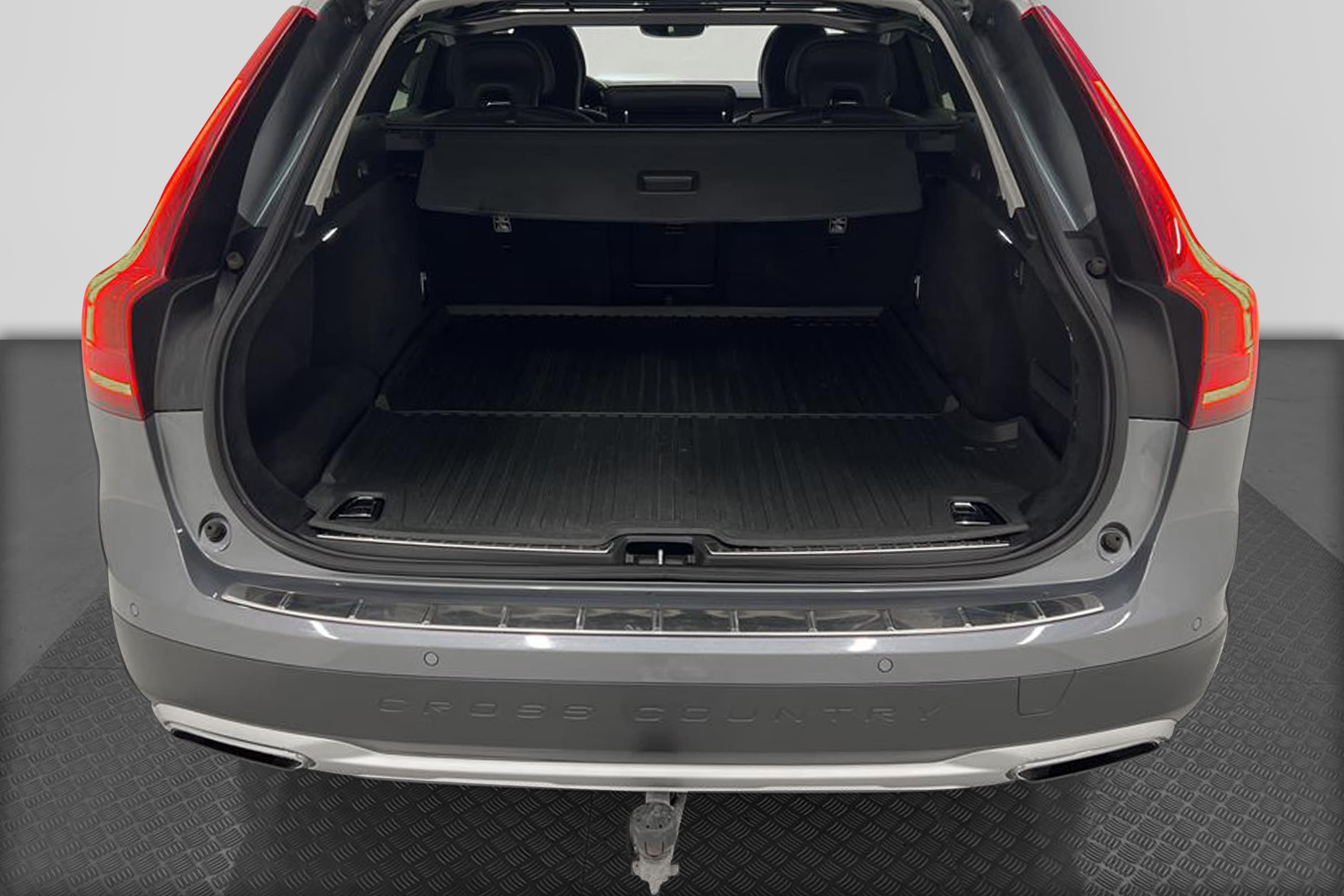 Volvo V90 D4 Cross Country AWD 190hk VOC Värmare Kamera Draginteriör