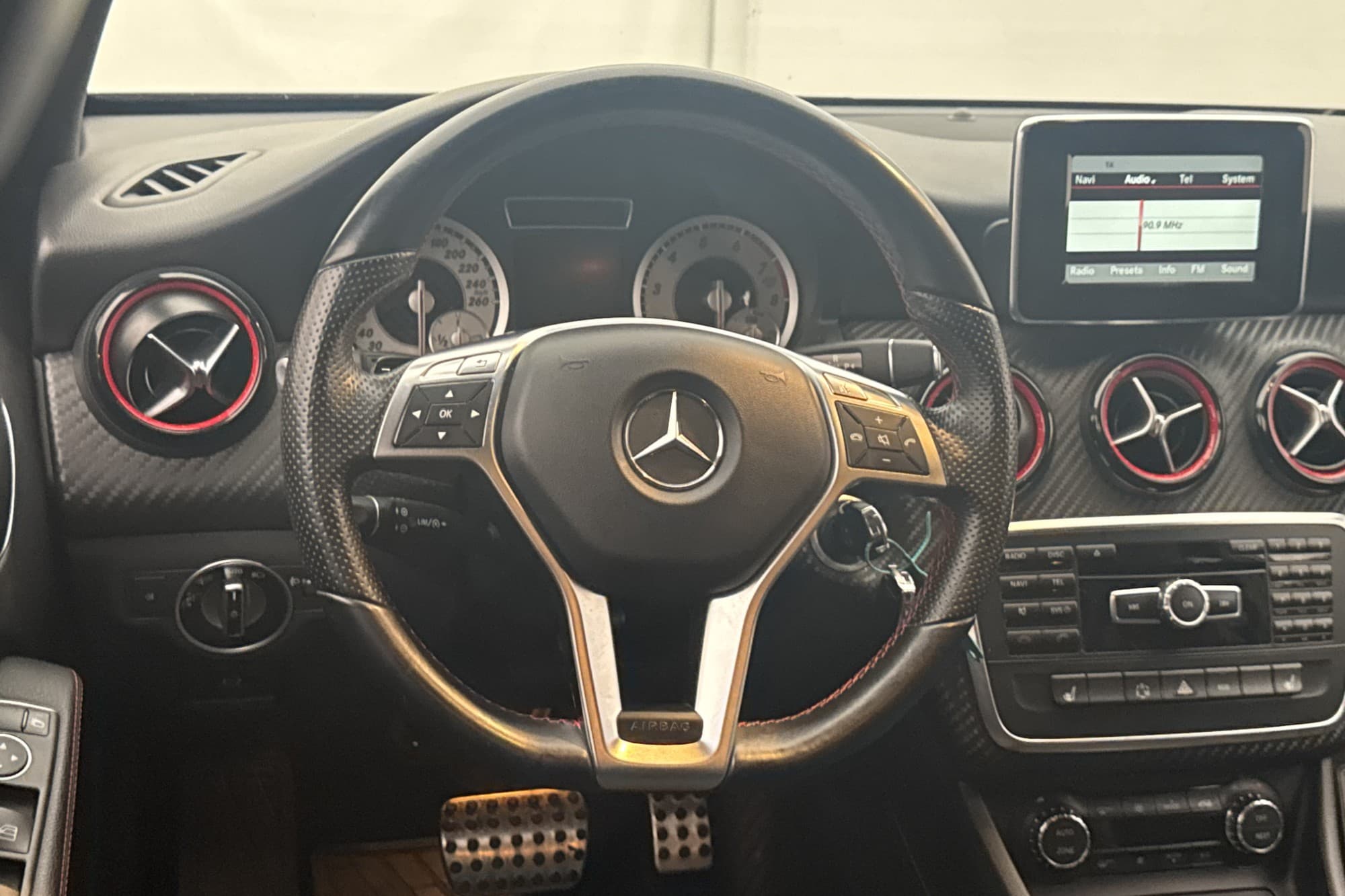 Mercedes-Benz A 250 211hk AMG Sport M&K Värm Navigation