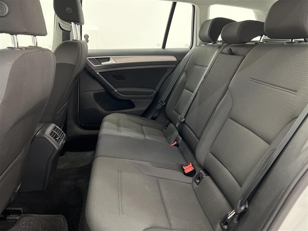 Volkswagen Golf SC 1.6 TDI 105hk B-kamera Navi 0.4l/milinteriör