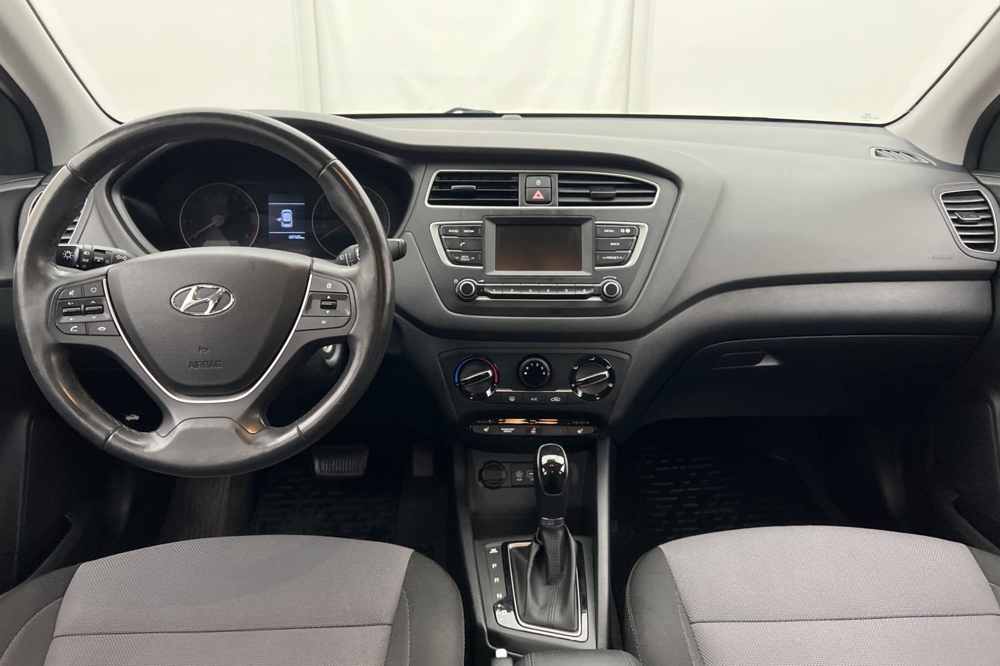 Hyundai i20 1.0 T-GDI 100hk Rattvärme Bluetooth Farthållare