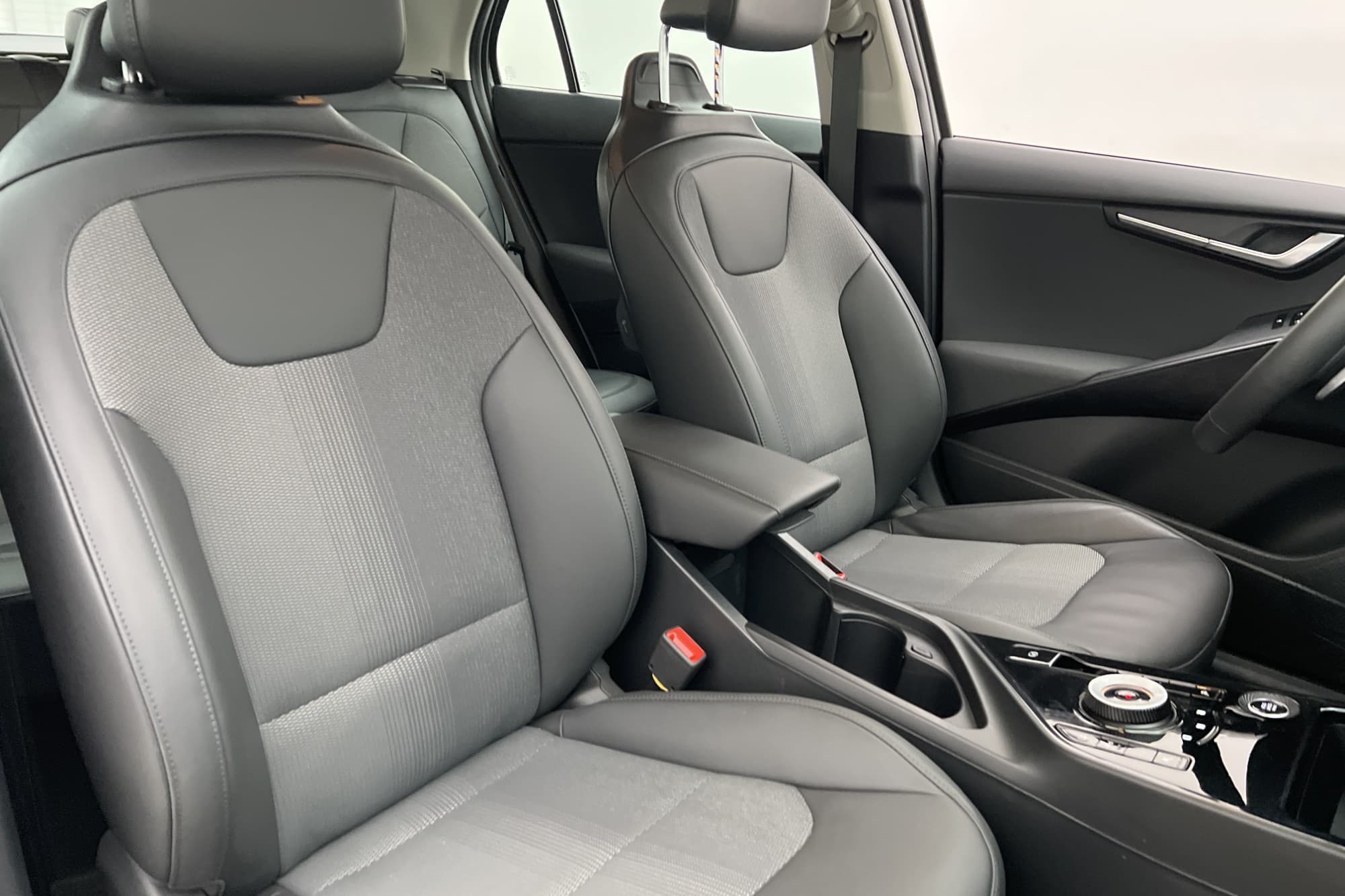 Kia Niro Hybrid 141hk Kamera Halvskinn Navi Rattvärme MOMS